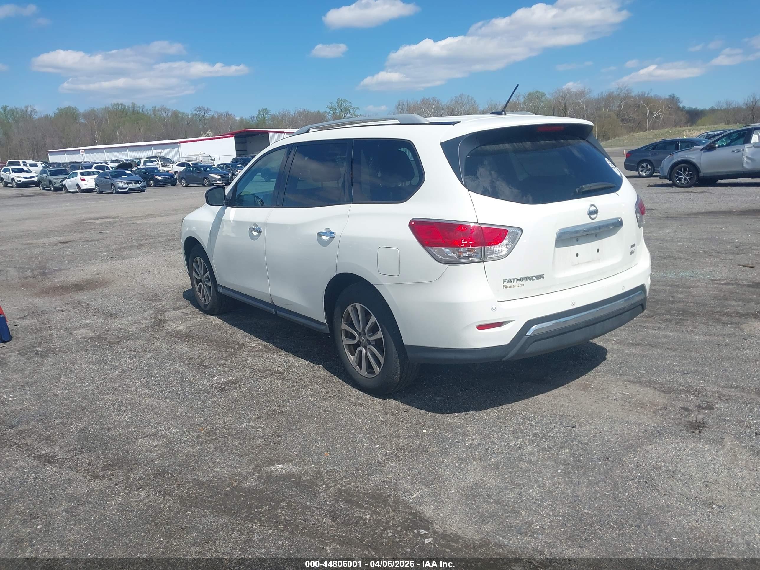 NISSAN PATHFINDER image 3