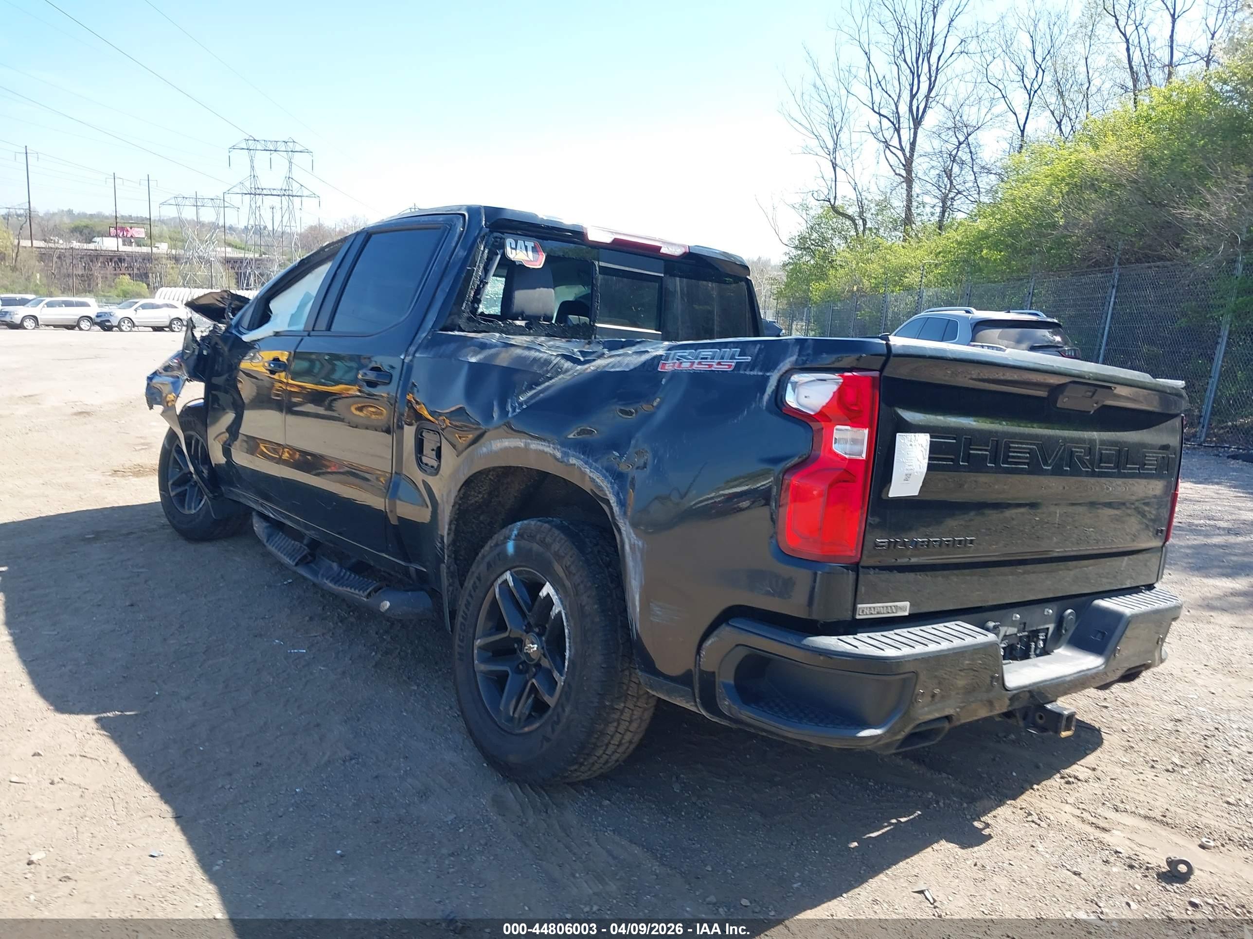 CHEVROLET SILVERADO image 3