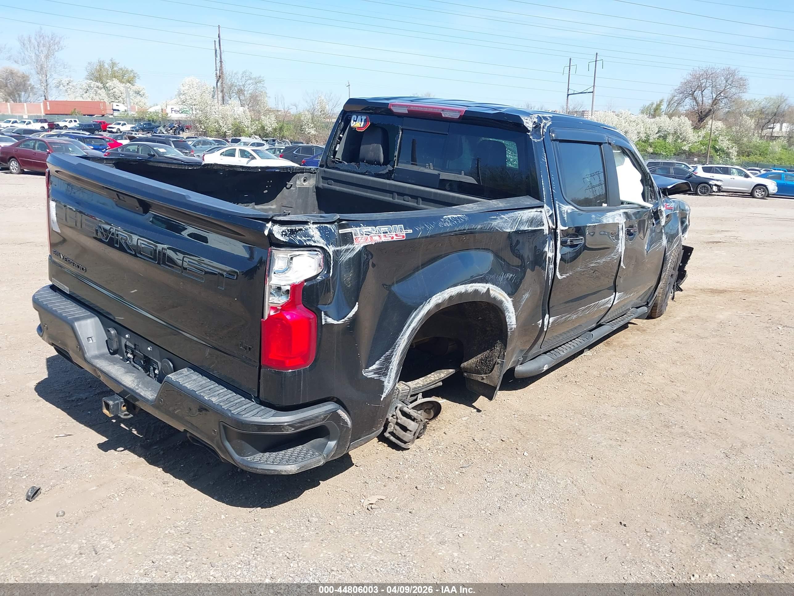 CHEVROLET SILVERADO image 4