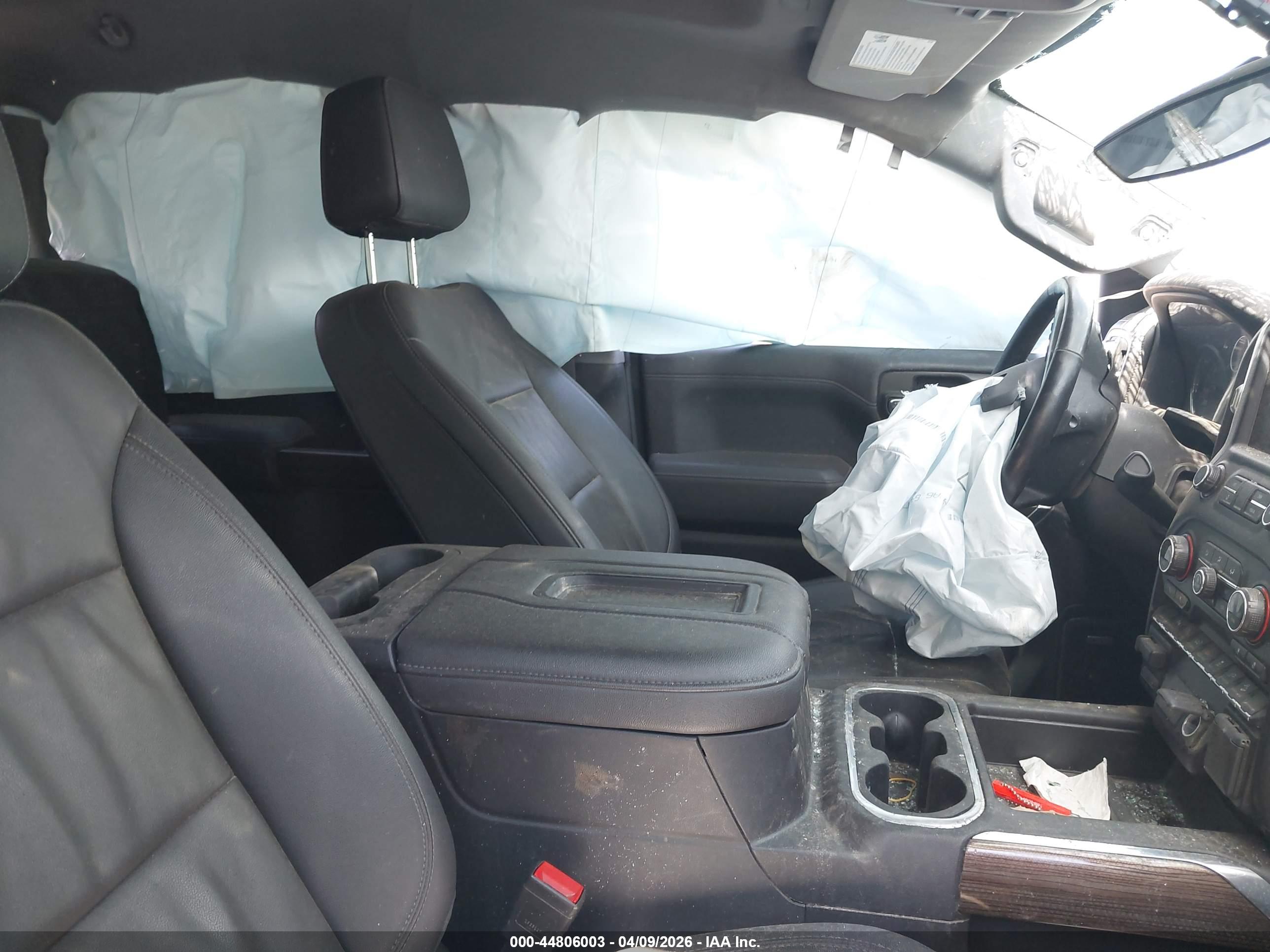 CHEVROLET SILVERADO image 5