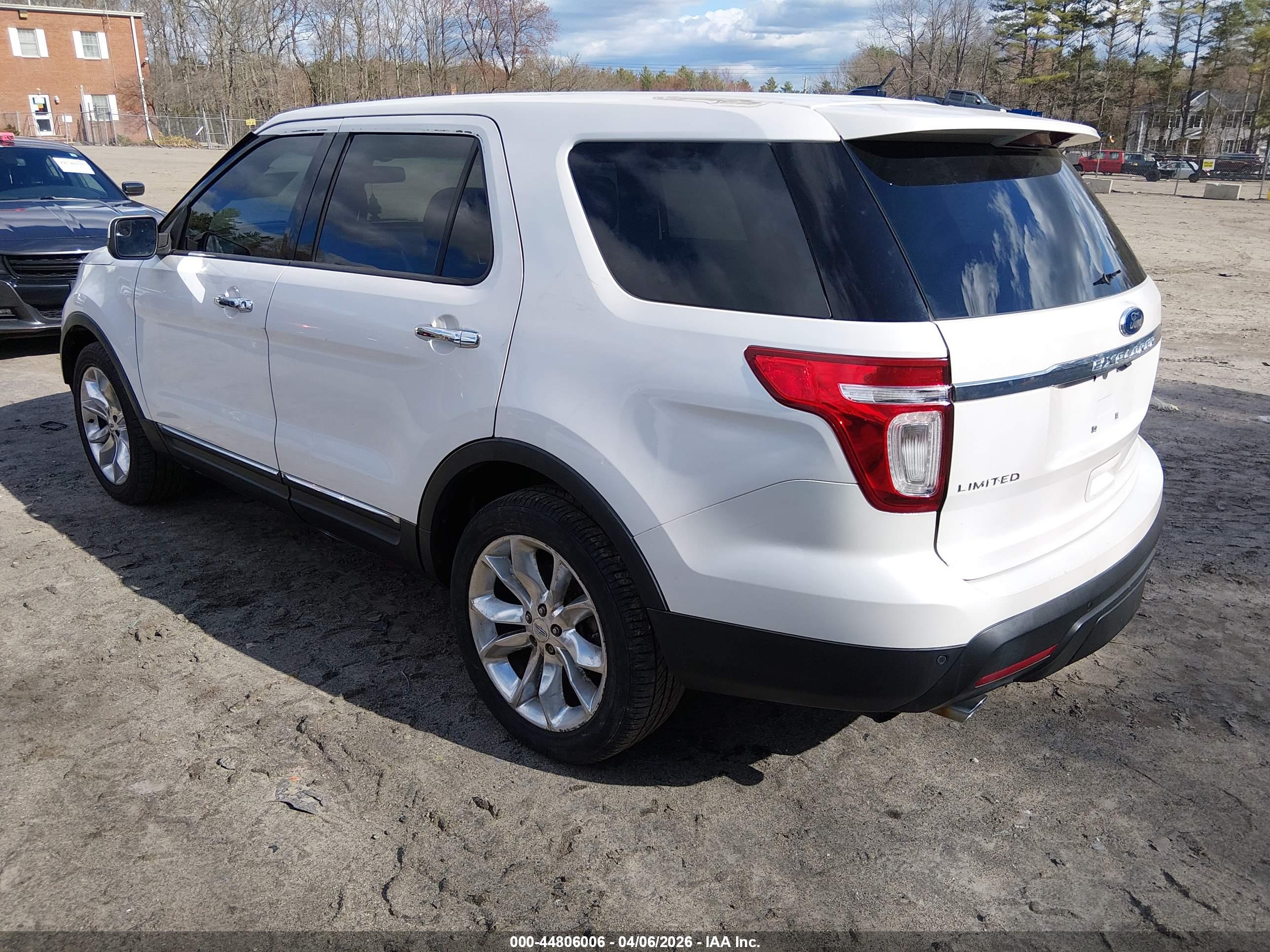 FORD EXPLORER image 3