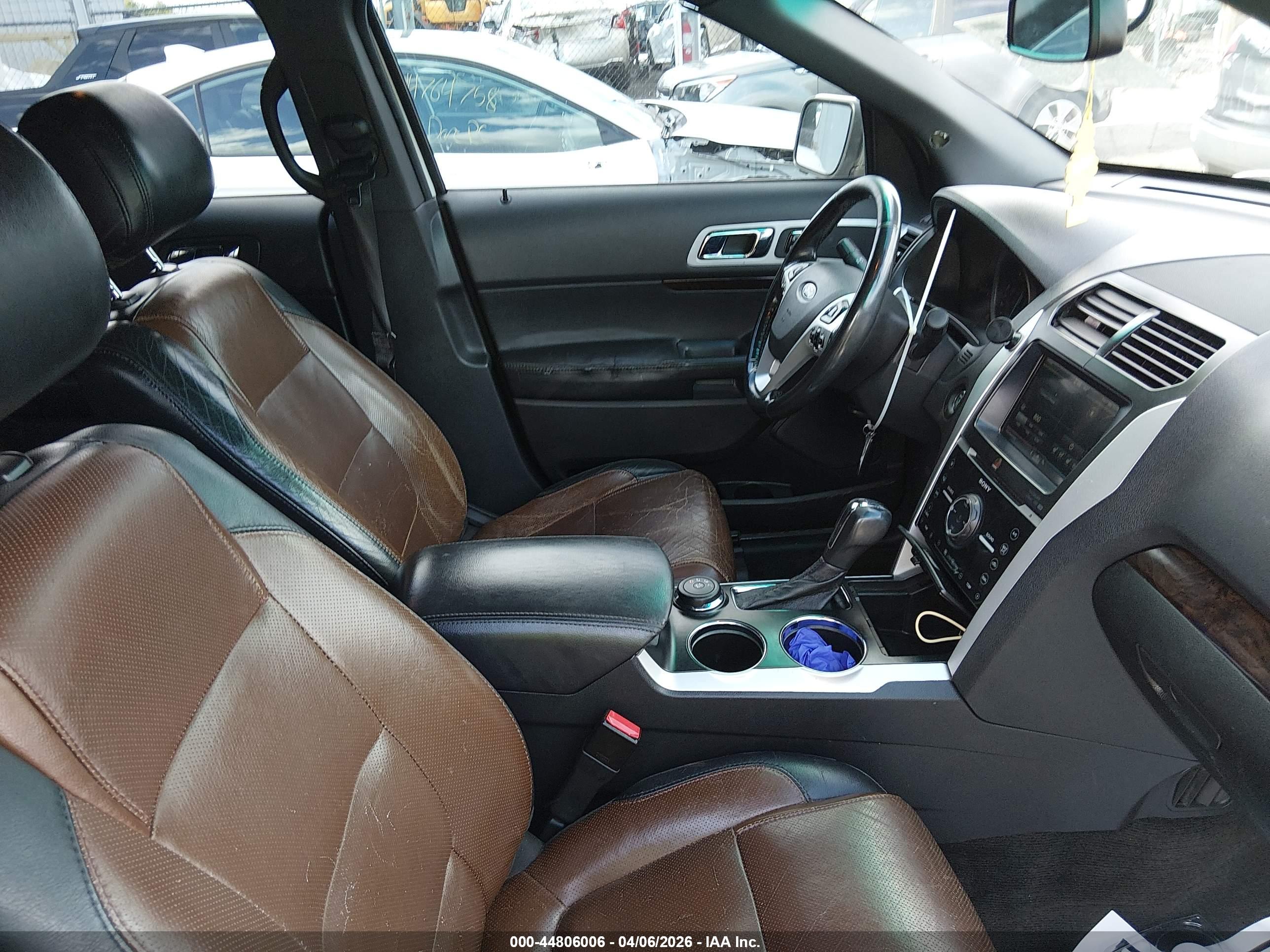 FORD EXPLORER image 5