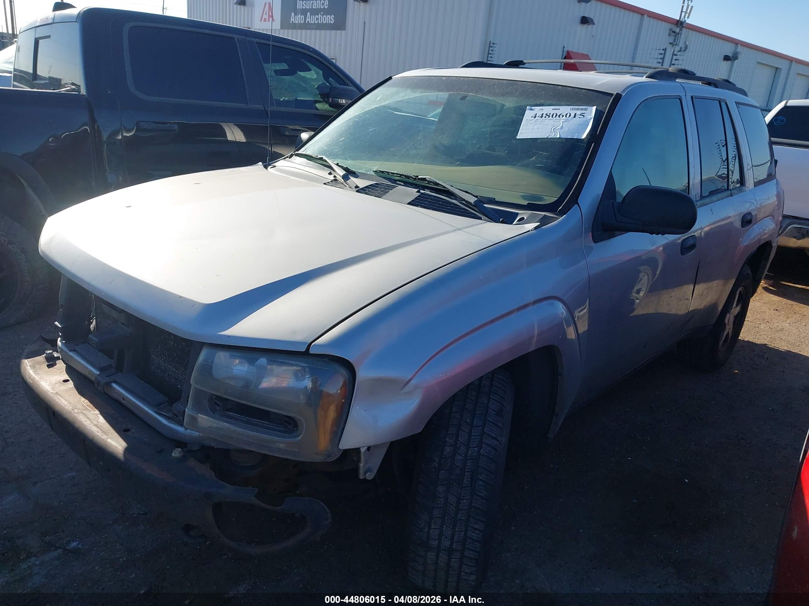 CHEVROLET TRAILBLAZER image 2