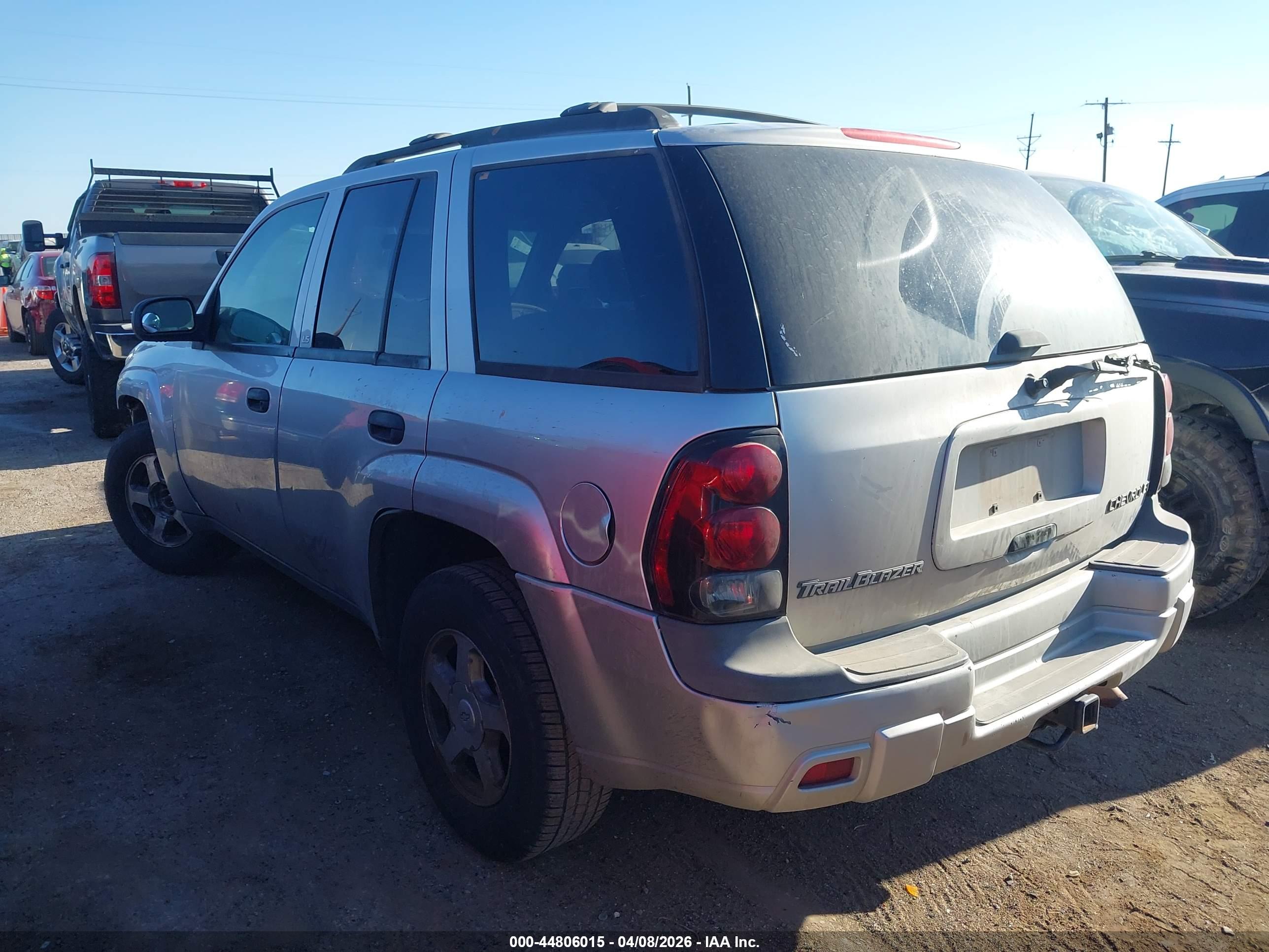 CHEVROLET TRAILBLAZER image 3