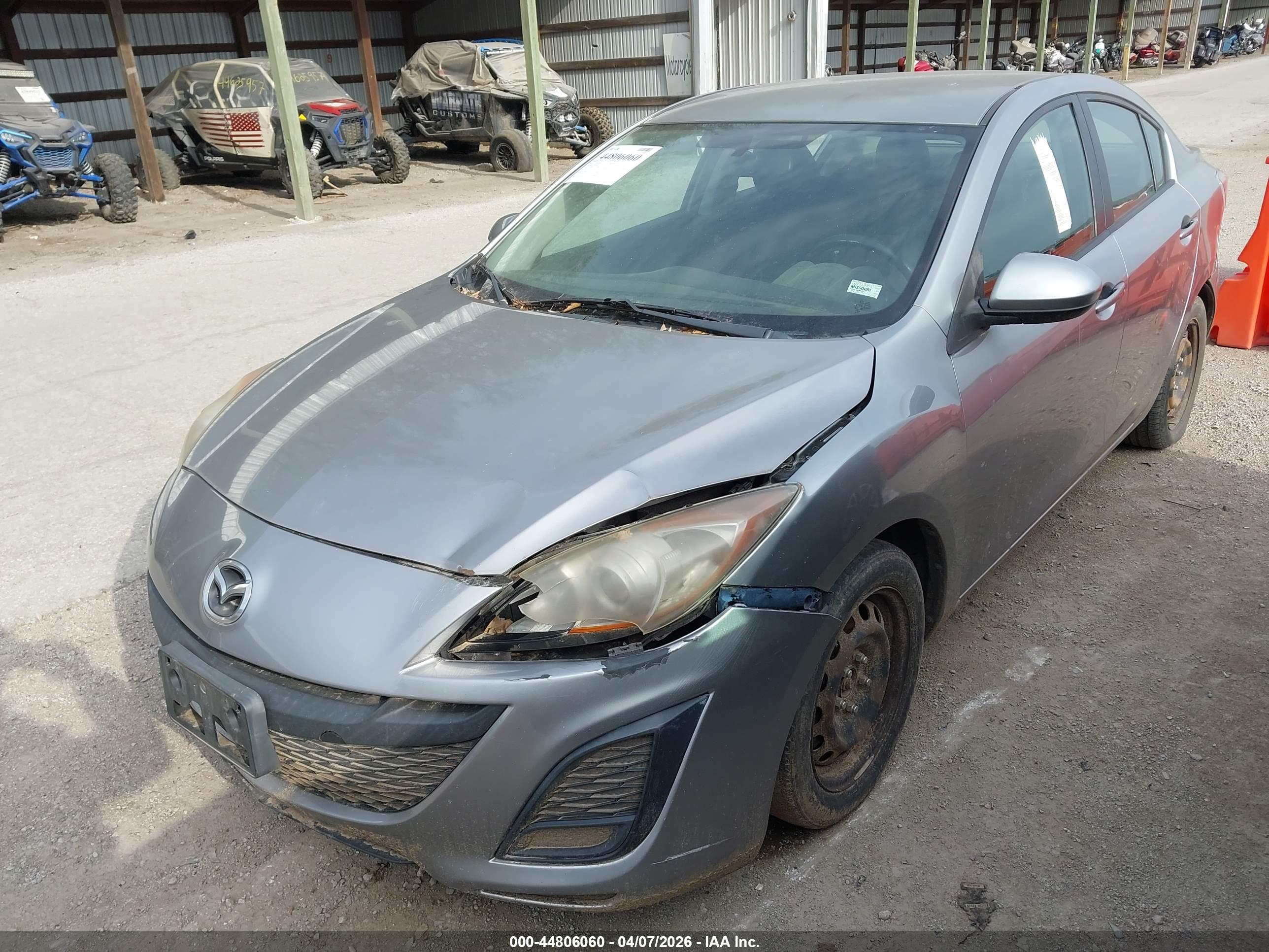MAZDA MAZDA3 image 2