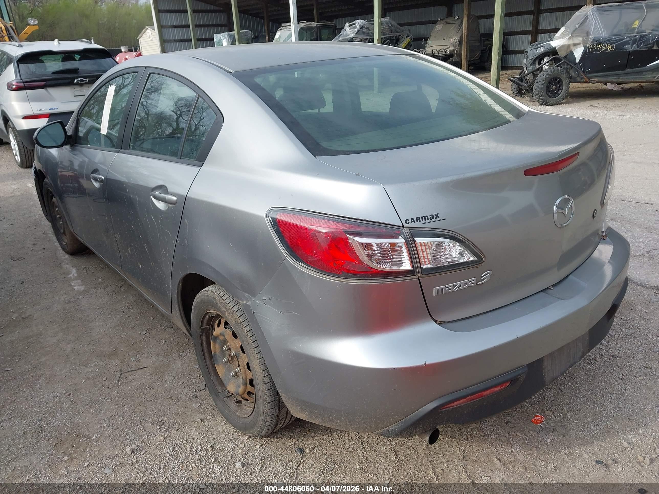 MAZDA MAZDA3 image 3