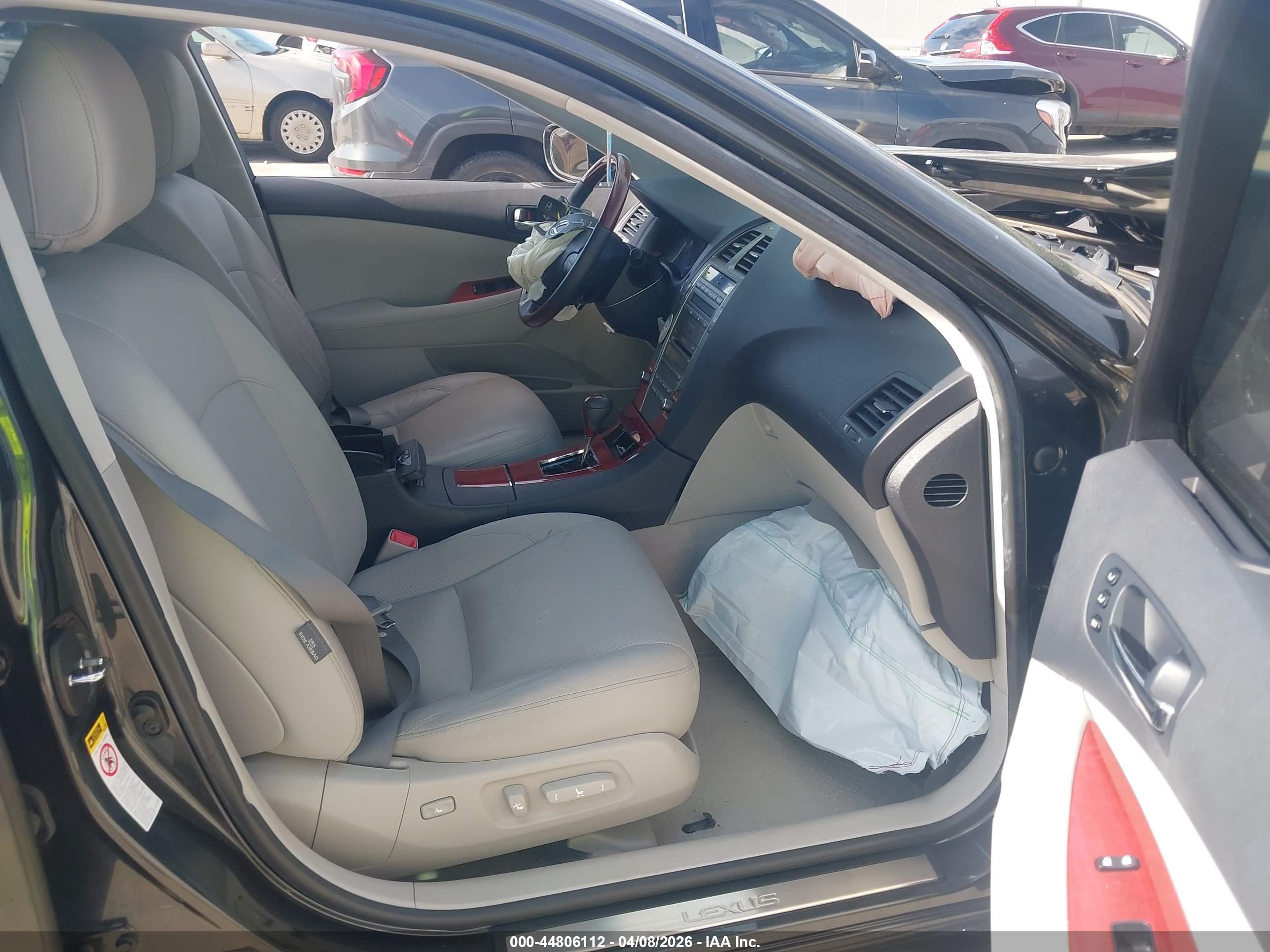 LEXUS ES image 5