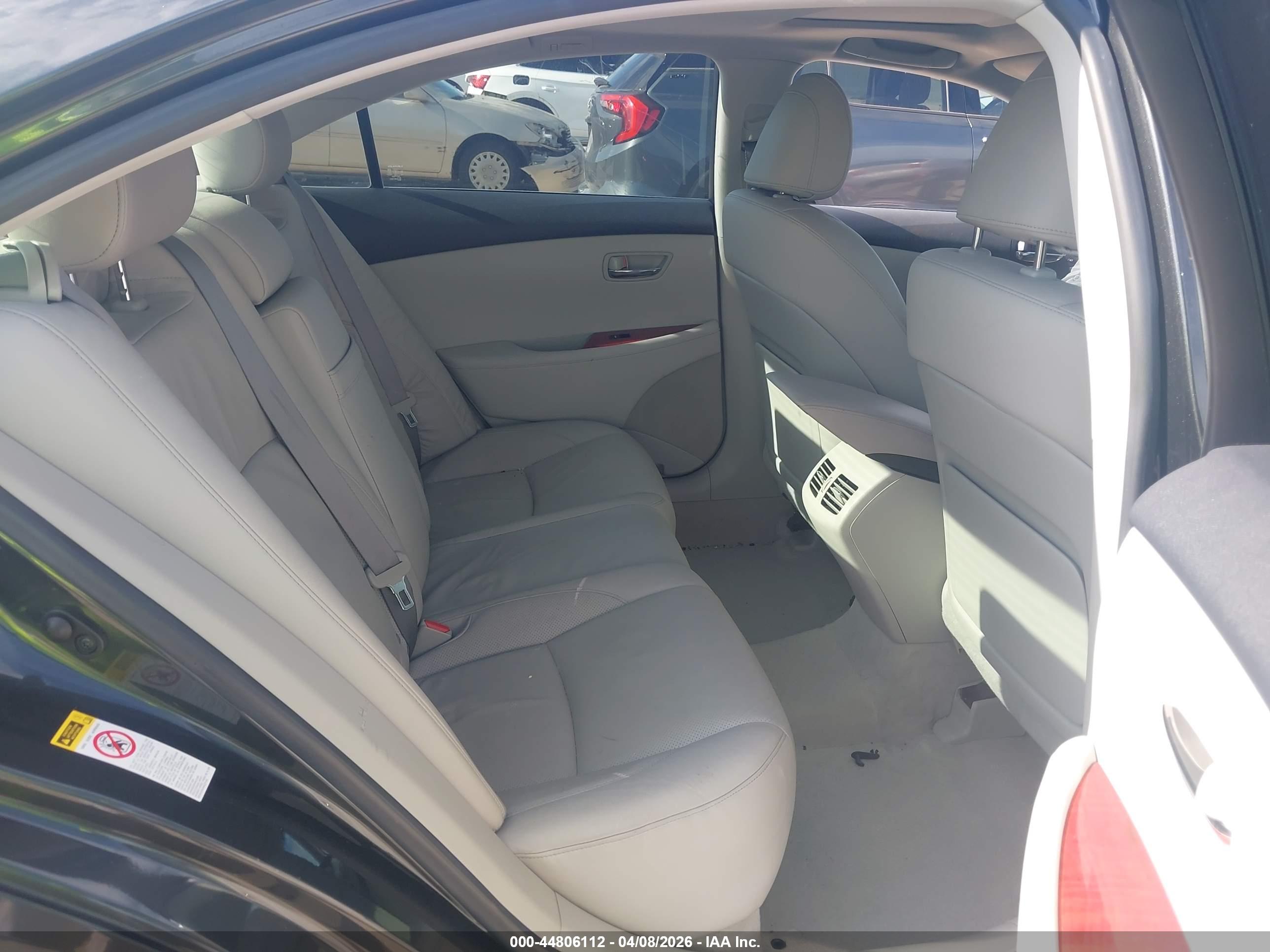 LEXUS ES image 8