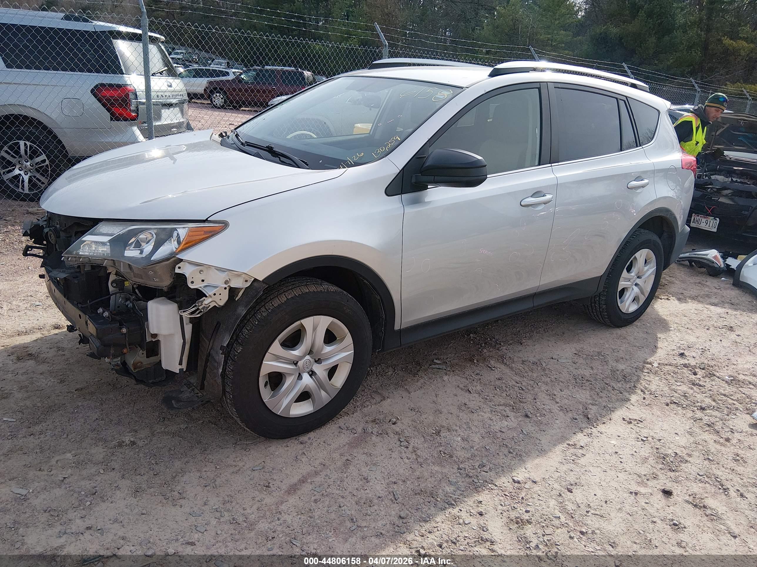 TOYOTA RAV4 image 2