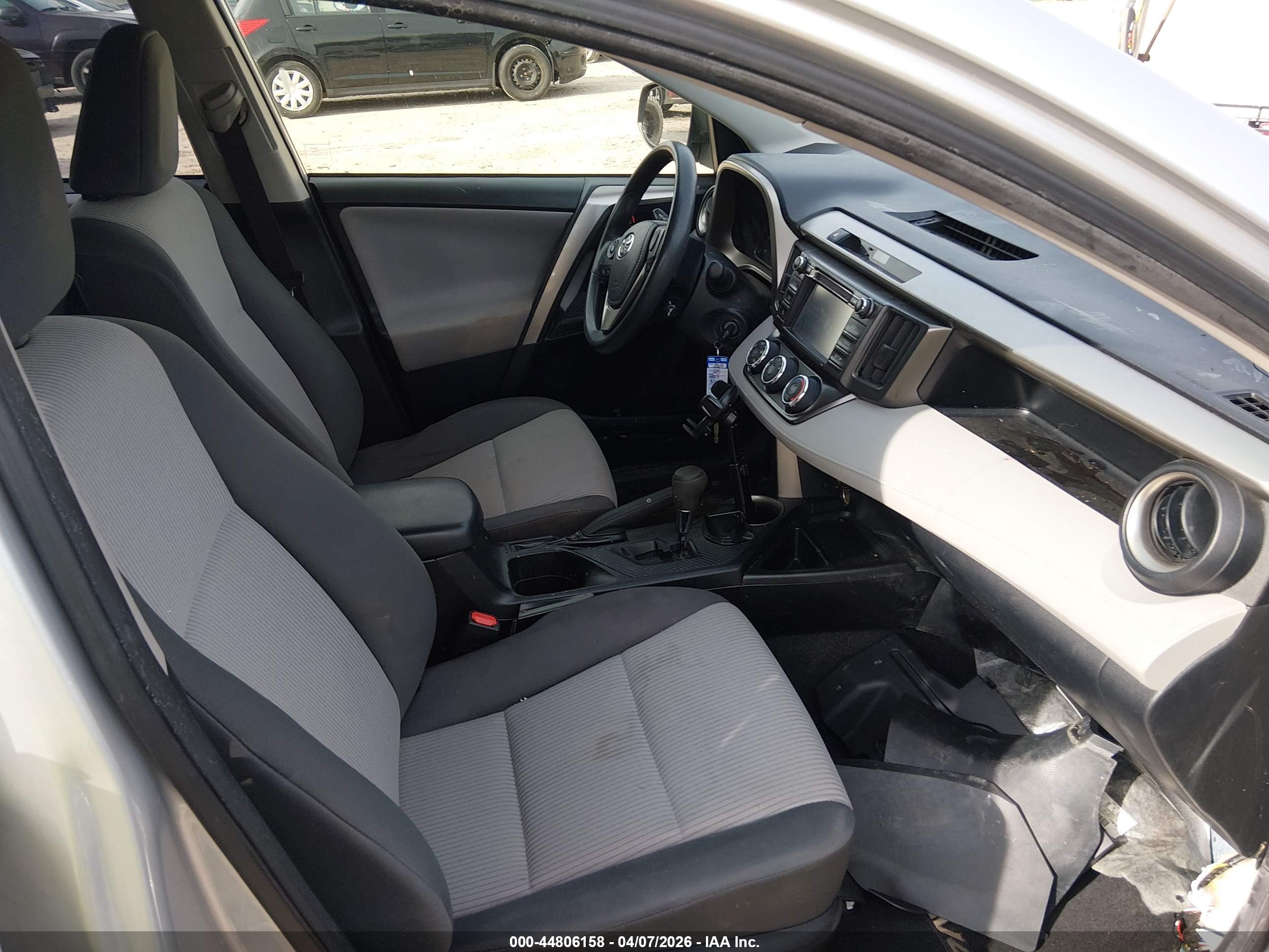TOYOTA RAV4 image 5