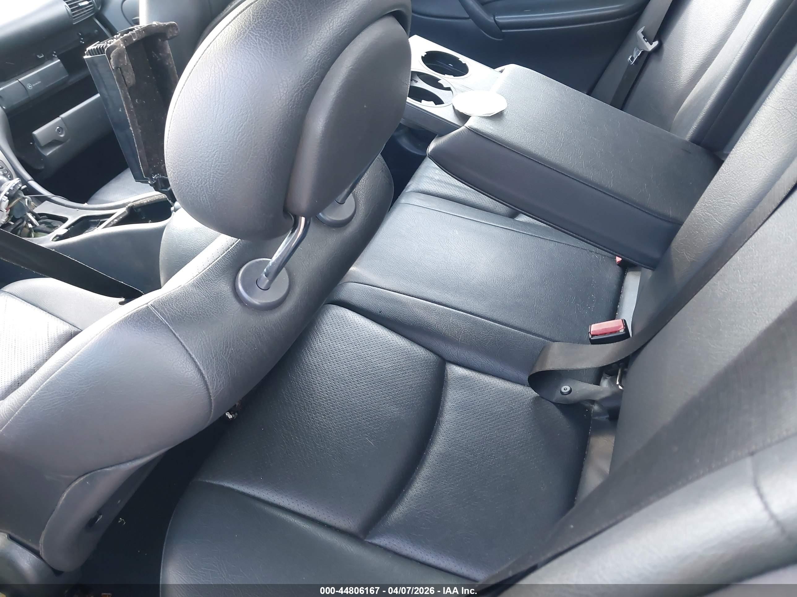 MERCEDES-BENZ C image 8
