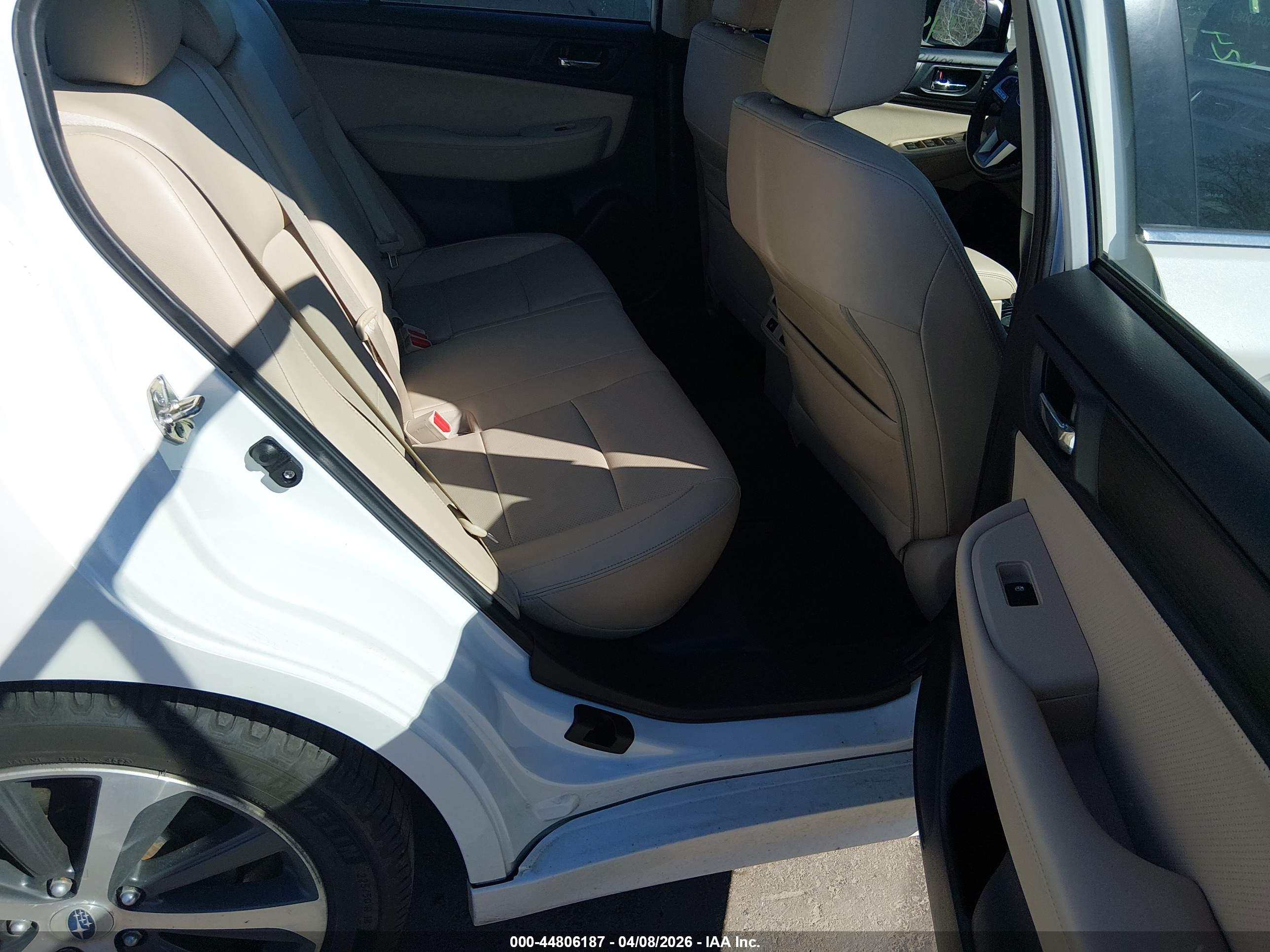 SUBARU LEGACY image 8