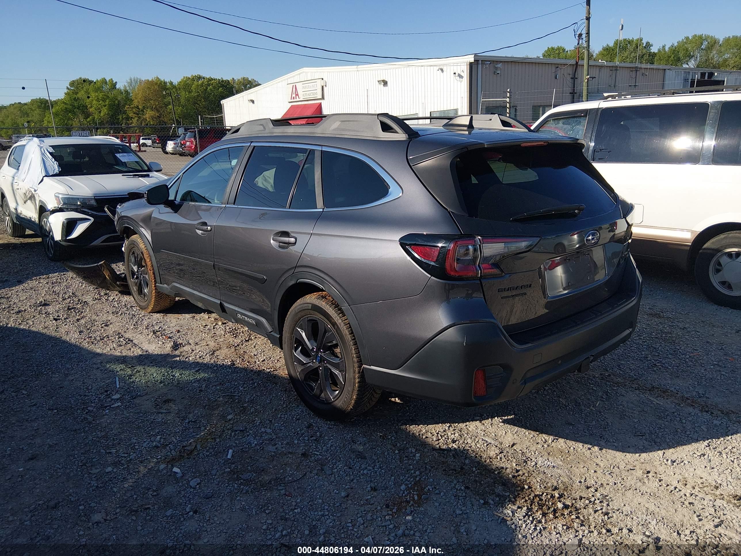 SUBARU OUTBACK image 3