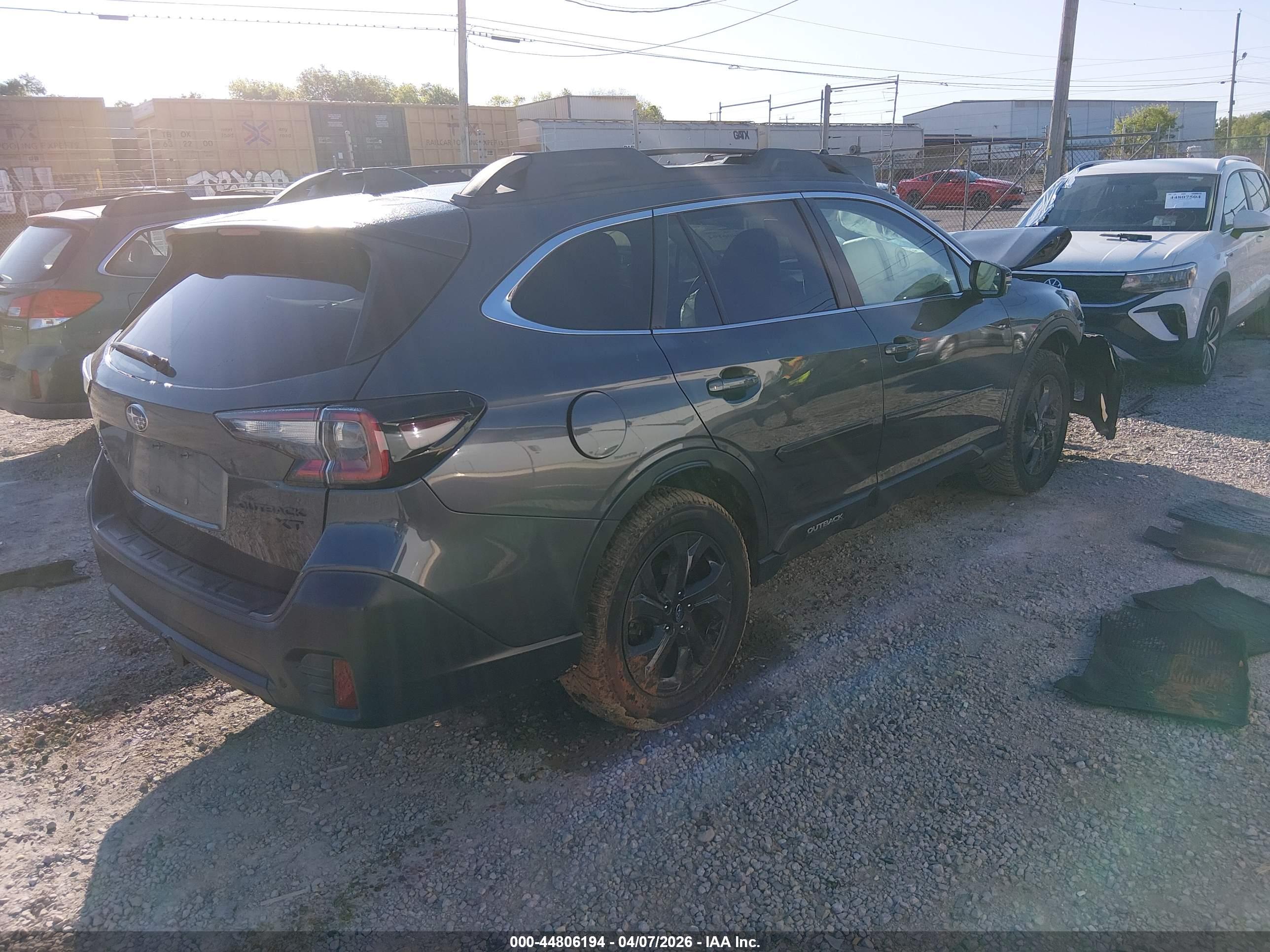 SUBARU OUTBACK image 4