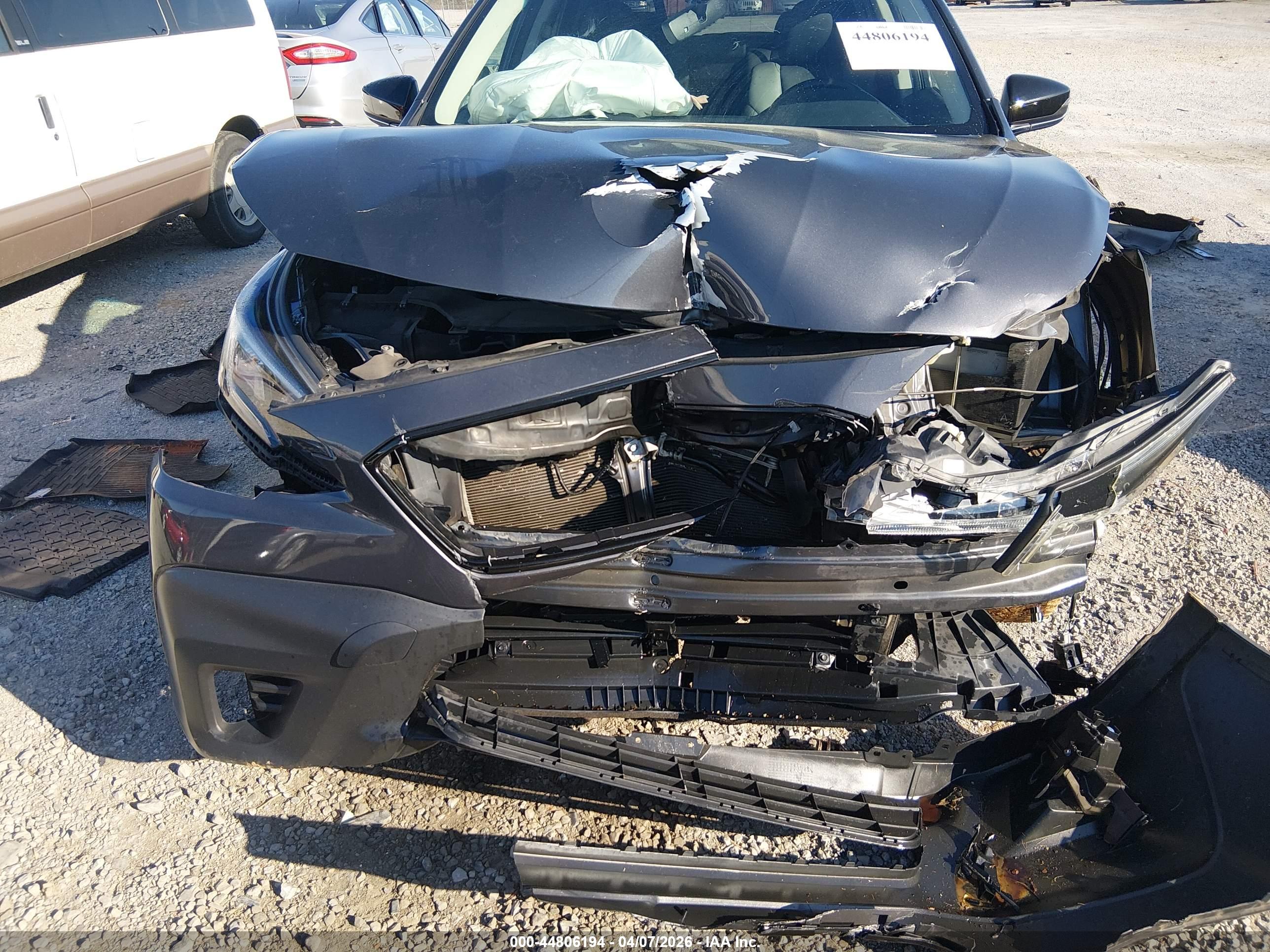 SUBARU OUTBACK image 6