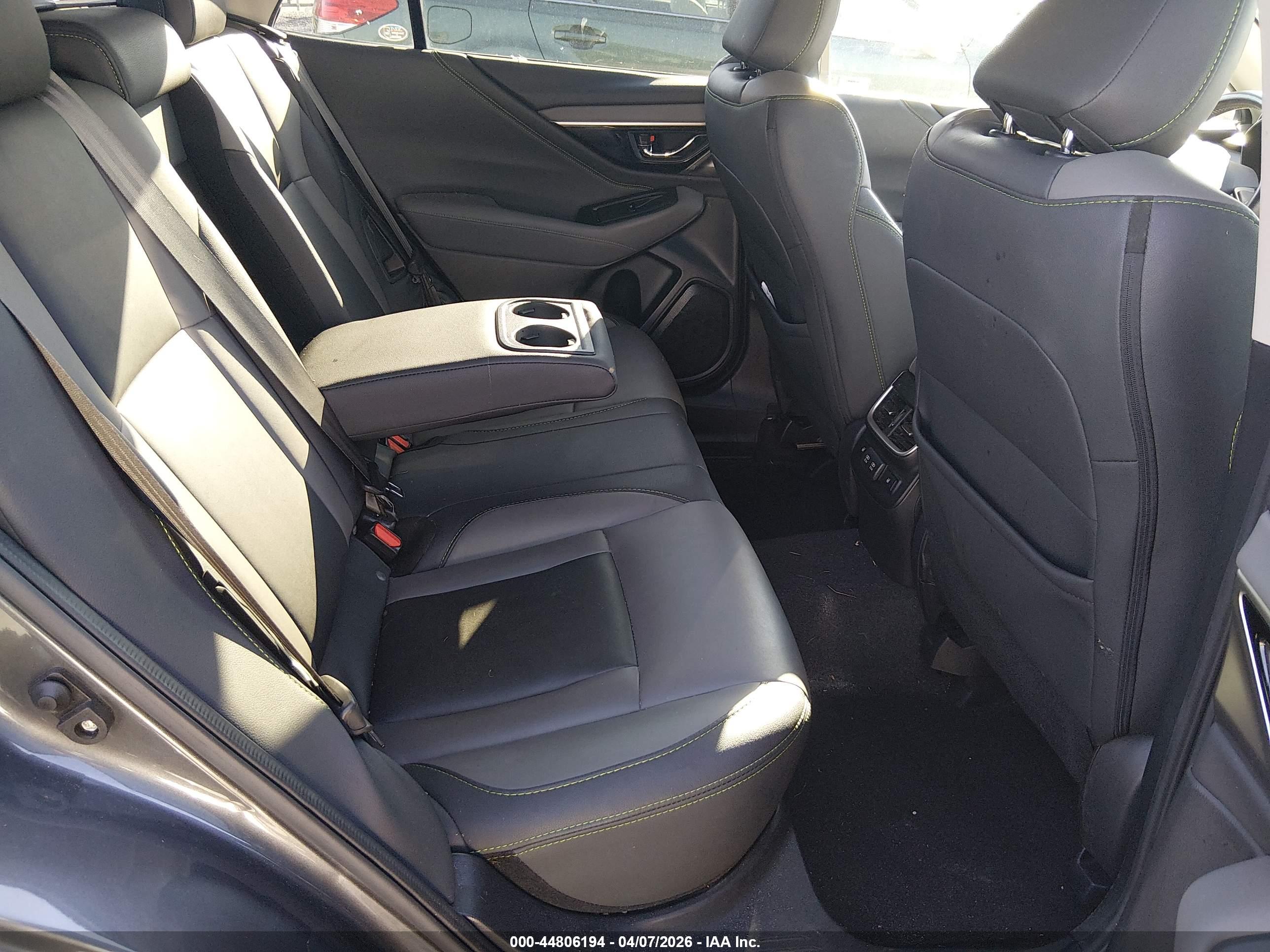 SUBARU OUTBACK image 8