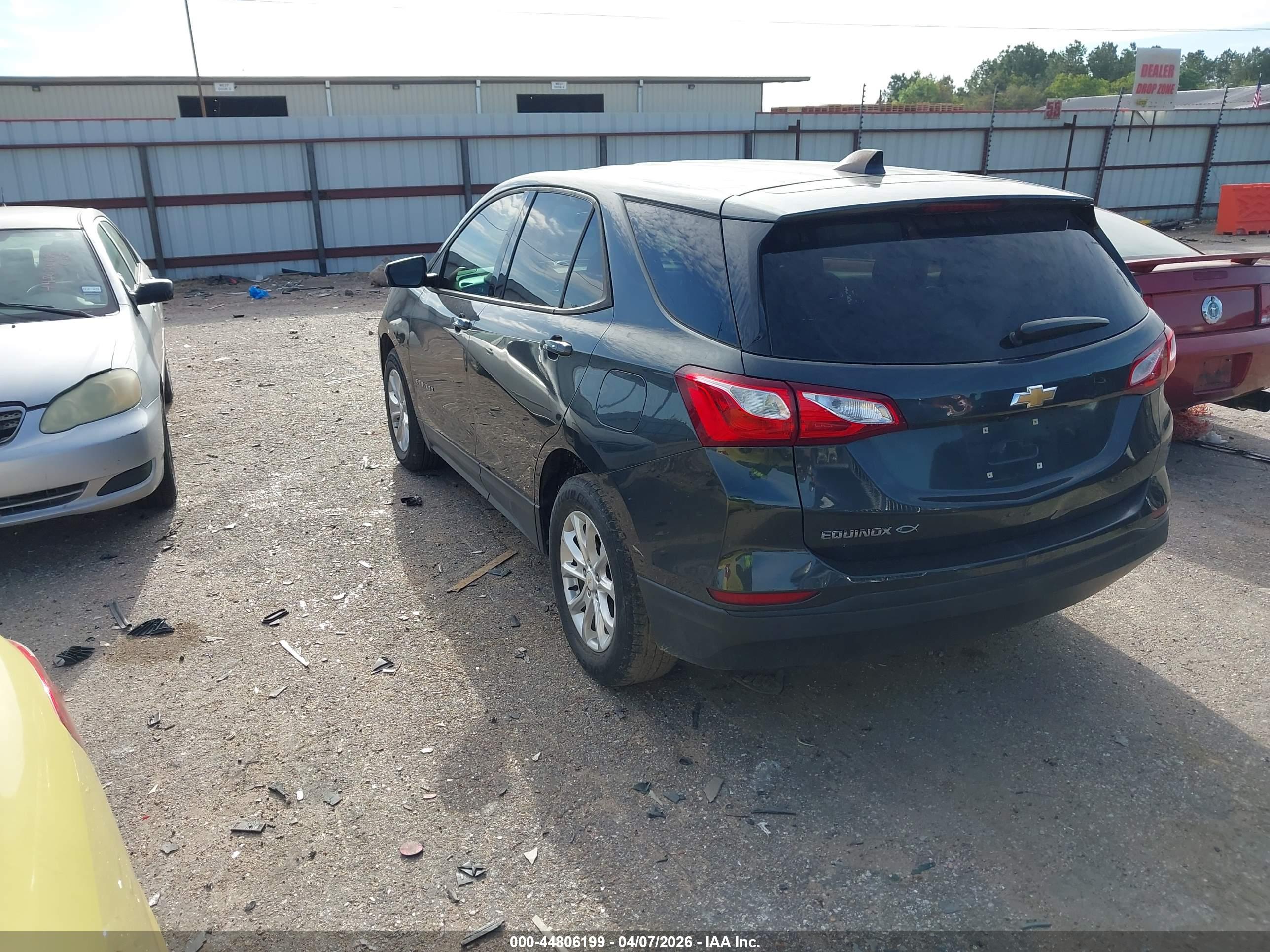 CHEVROLET EQUINOX image 3