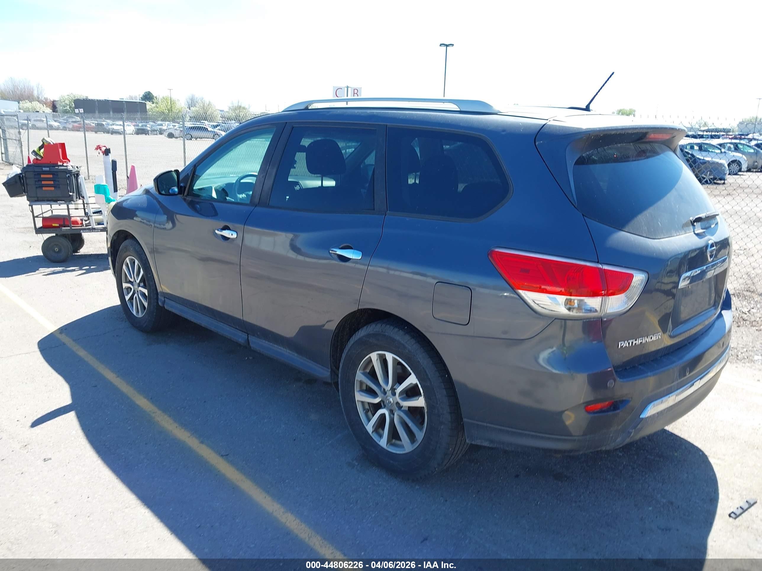 NISSAN PATHFINDER image 3