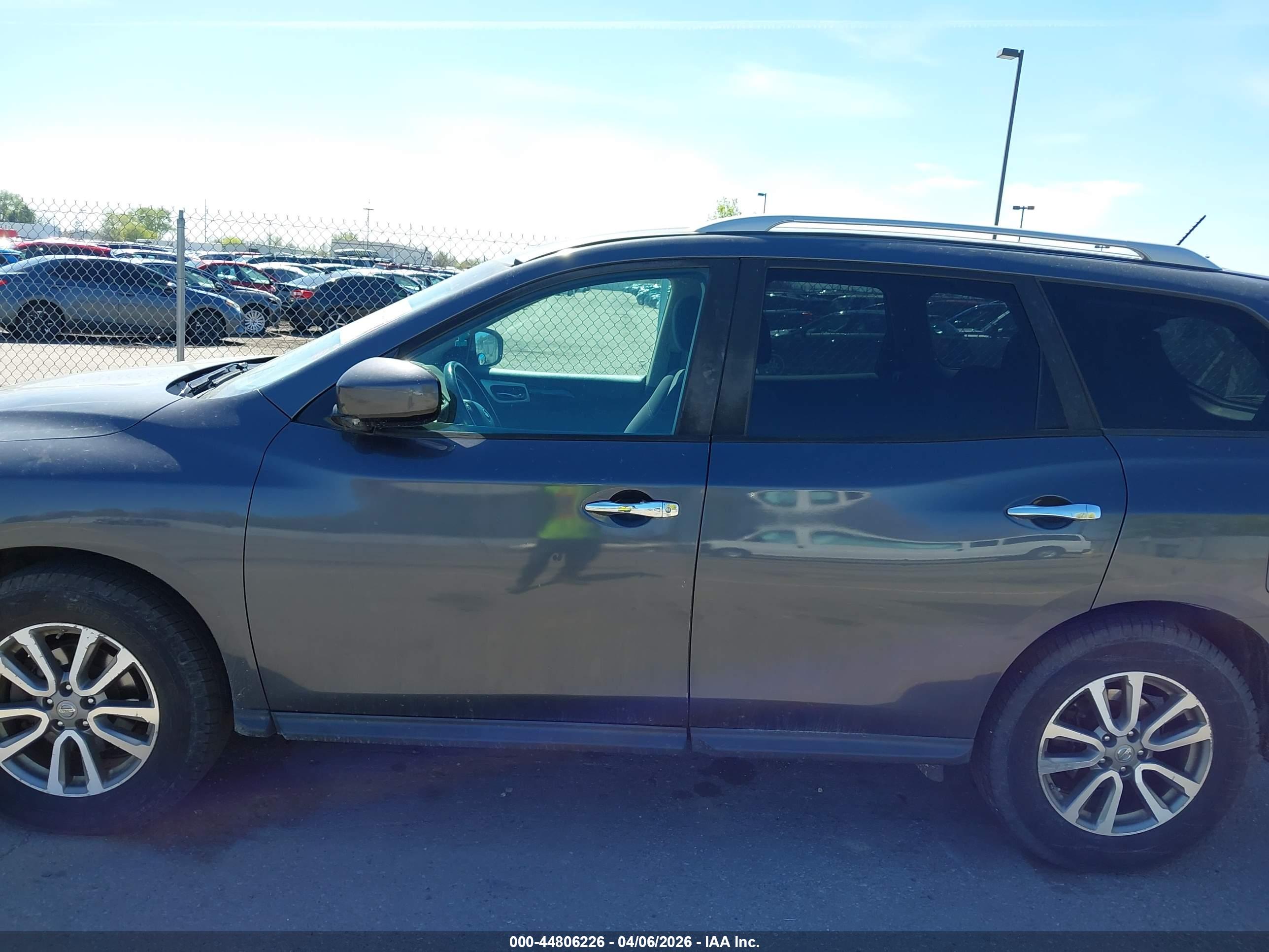 NISSAN PATHFINDER image 6