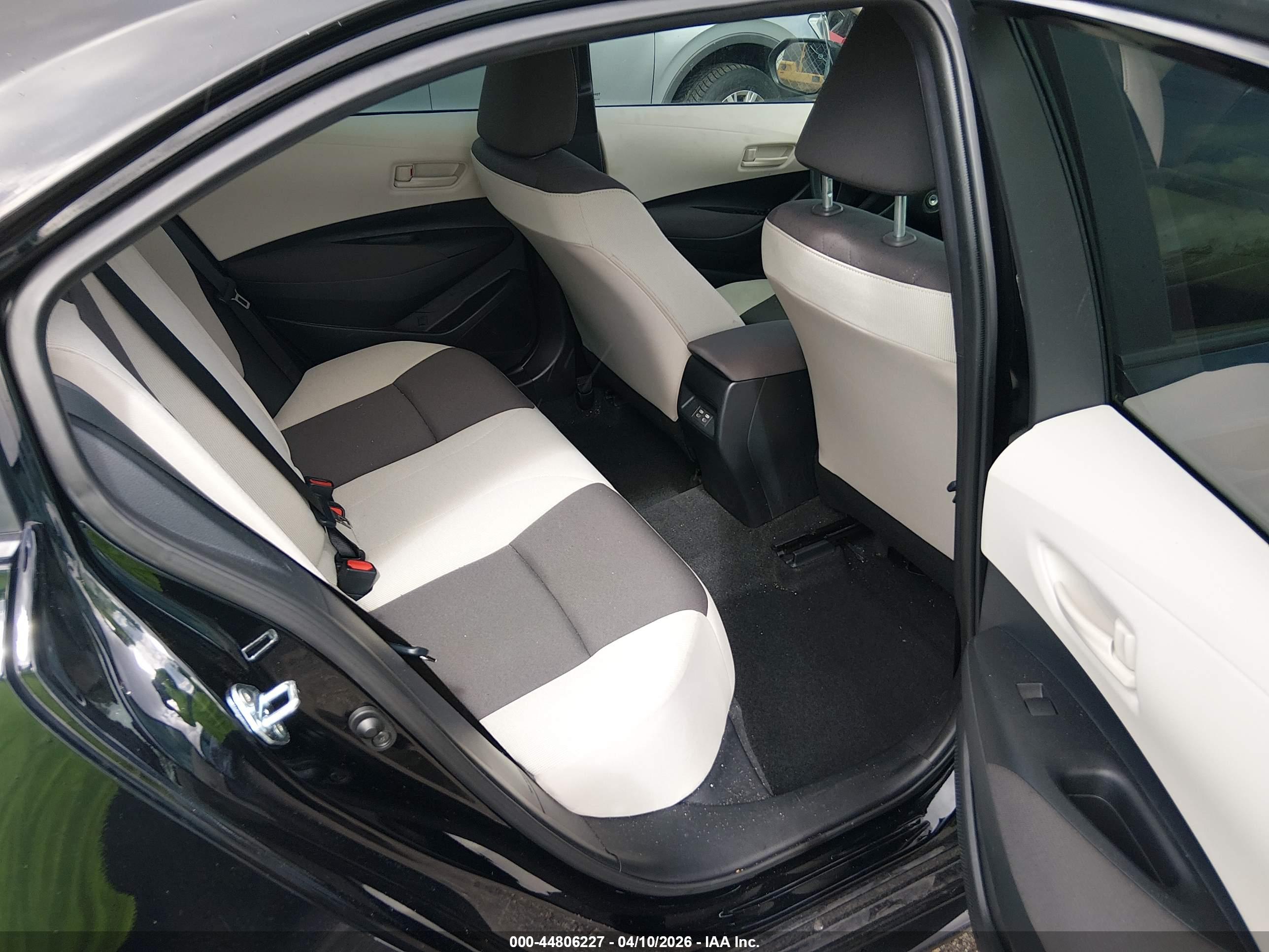 TOYOTA COROLLA image 8