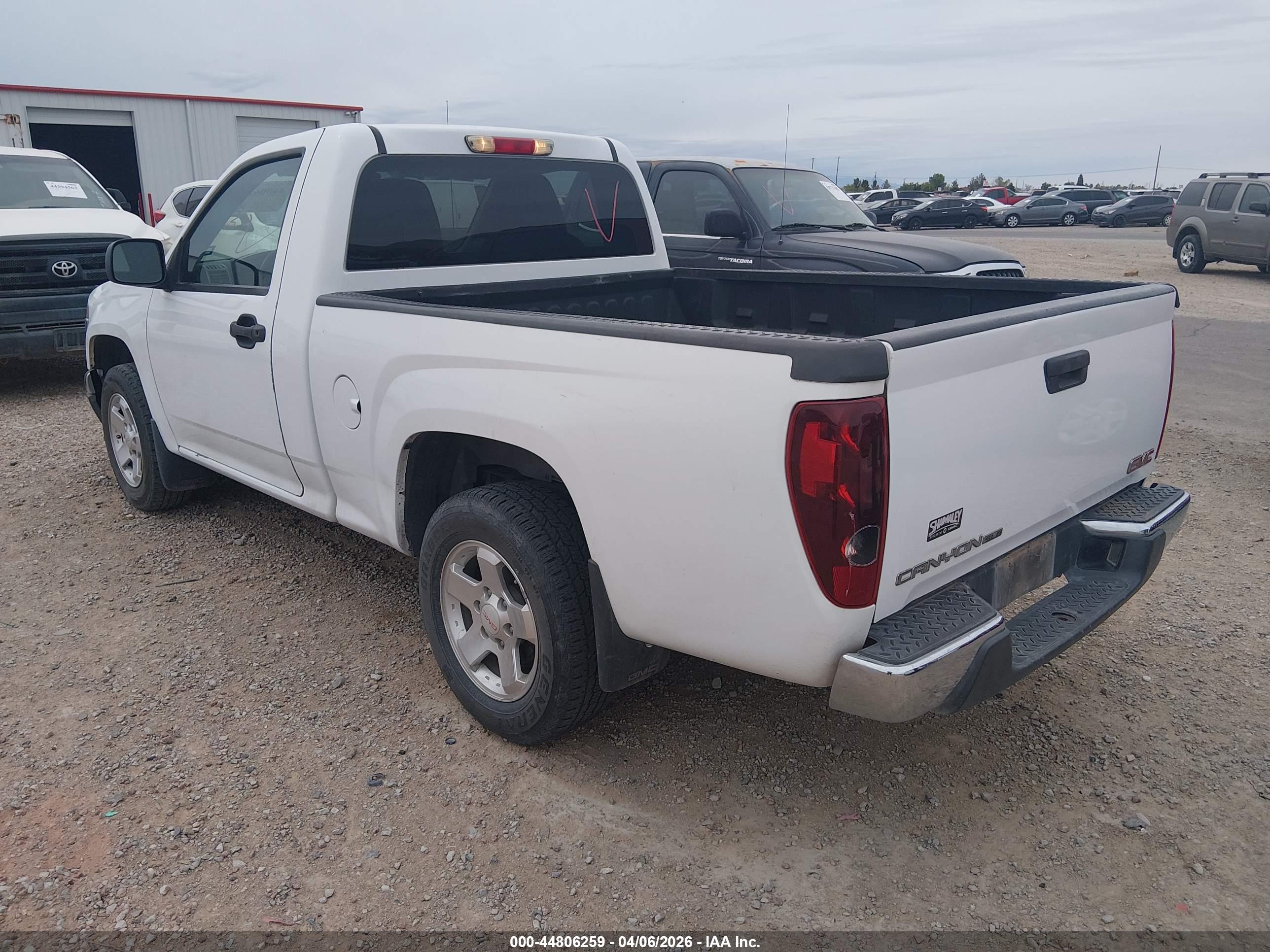 GMC CANYON image 3