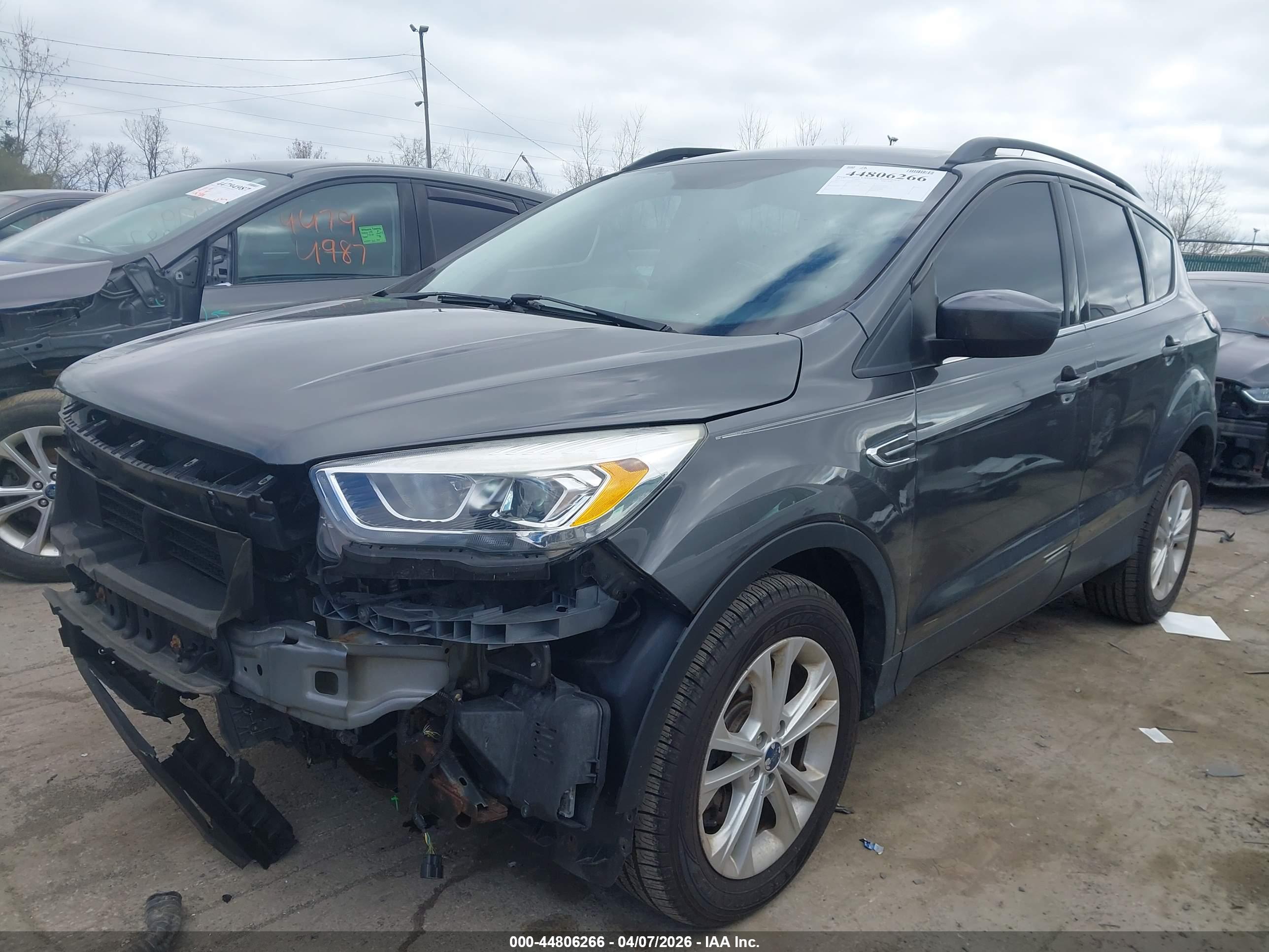 FORD ESCAPE image 2