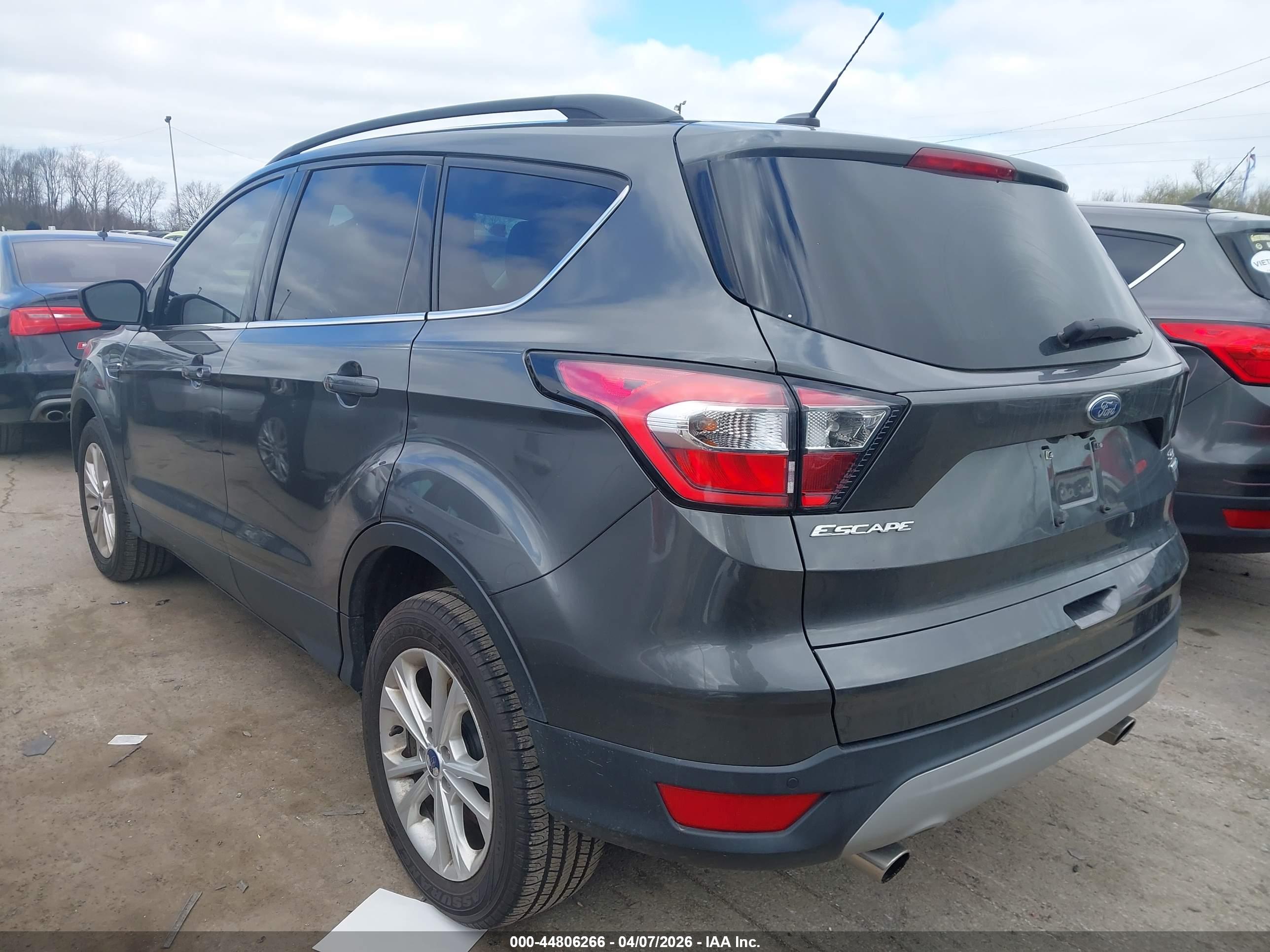 FORD ESCAPE image 3