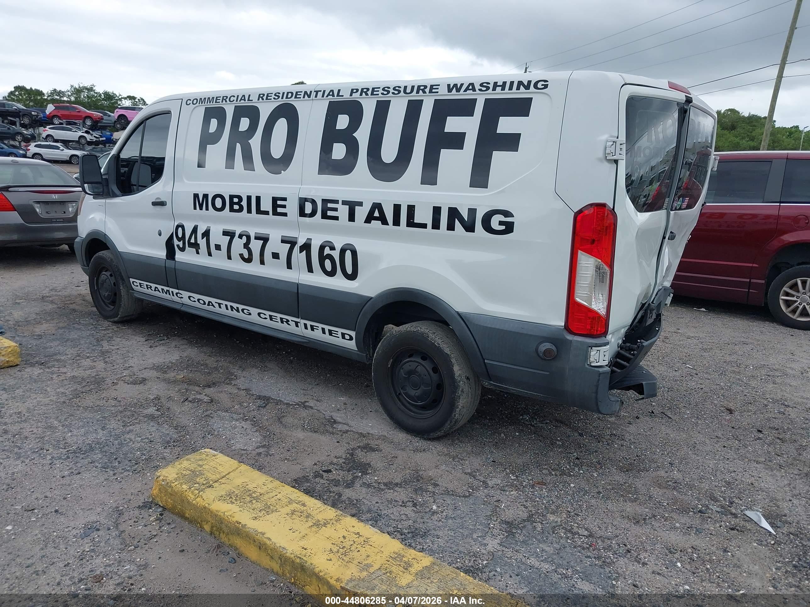 FORD TRANSIT-250 image 3