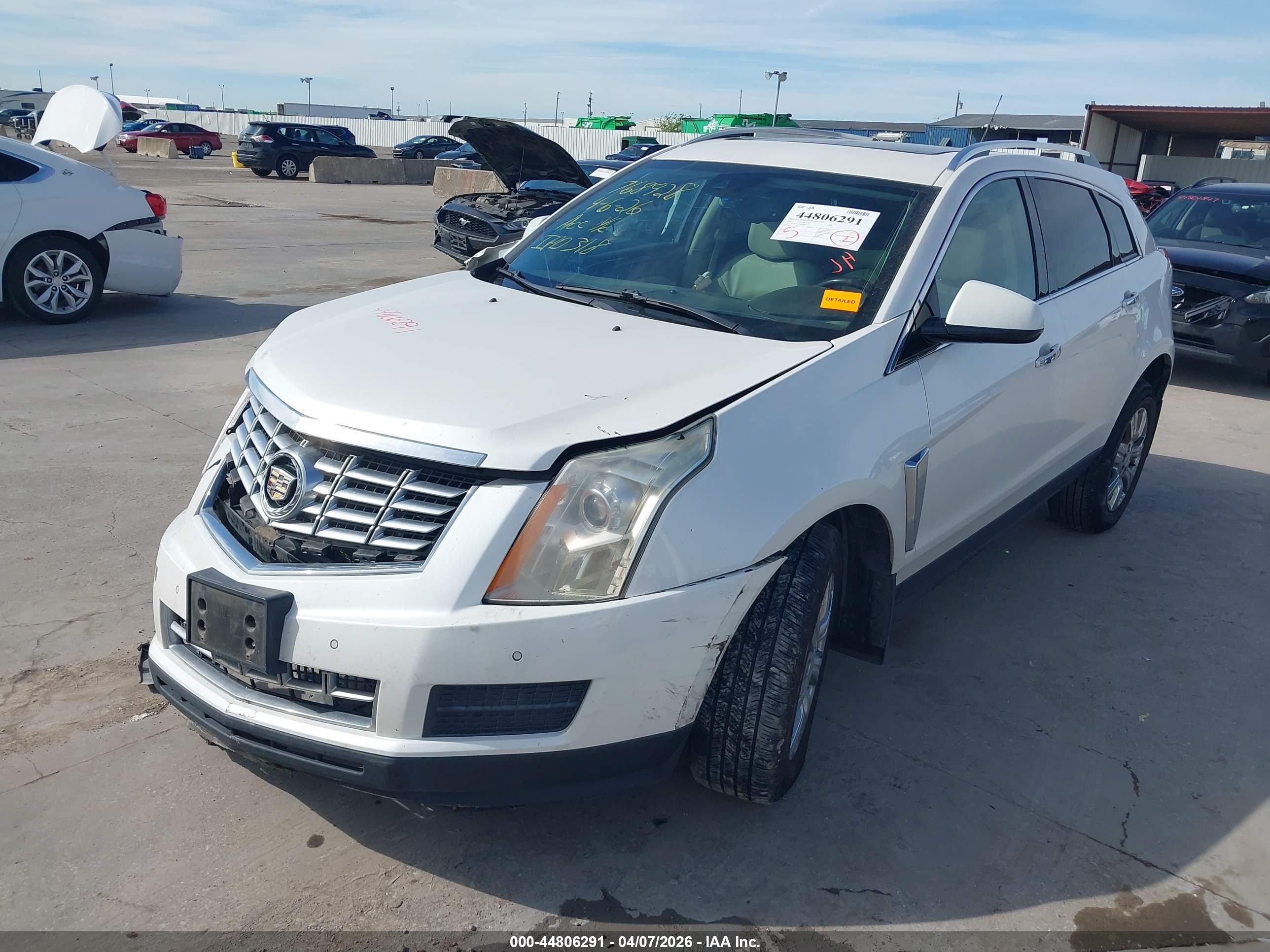 CADILLAC SRX image 2