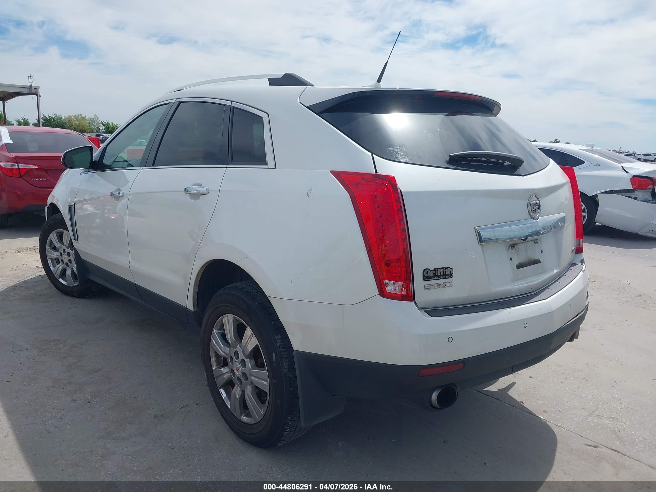 CADILLAC SRX image 3