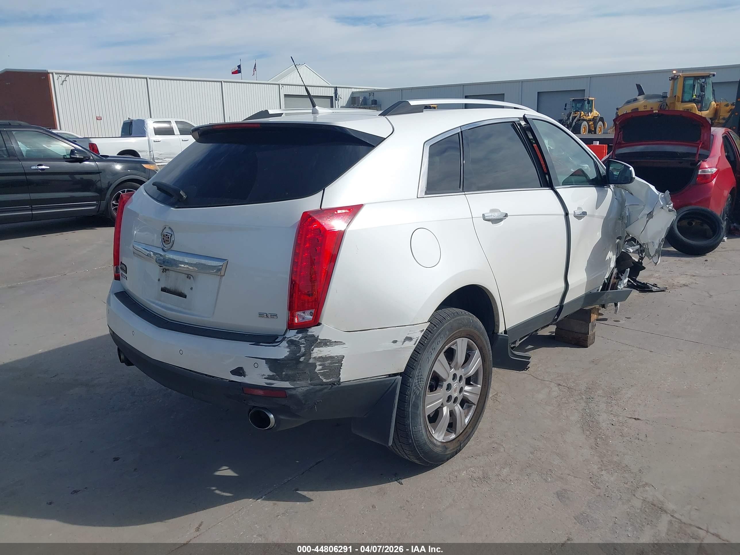 CADILLAC SRX image 4