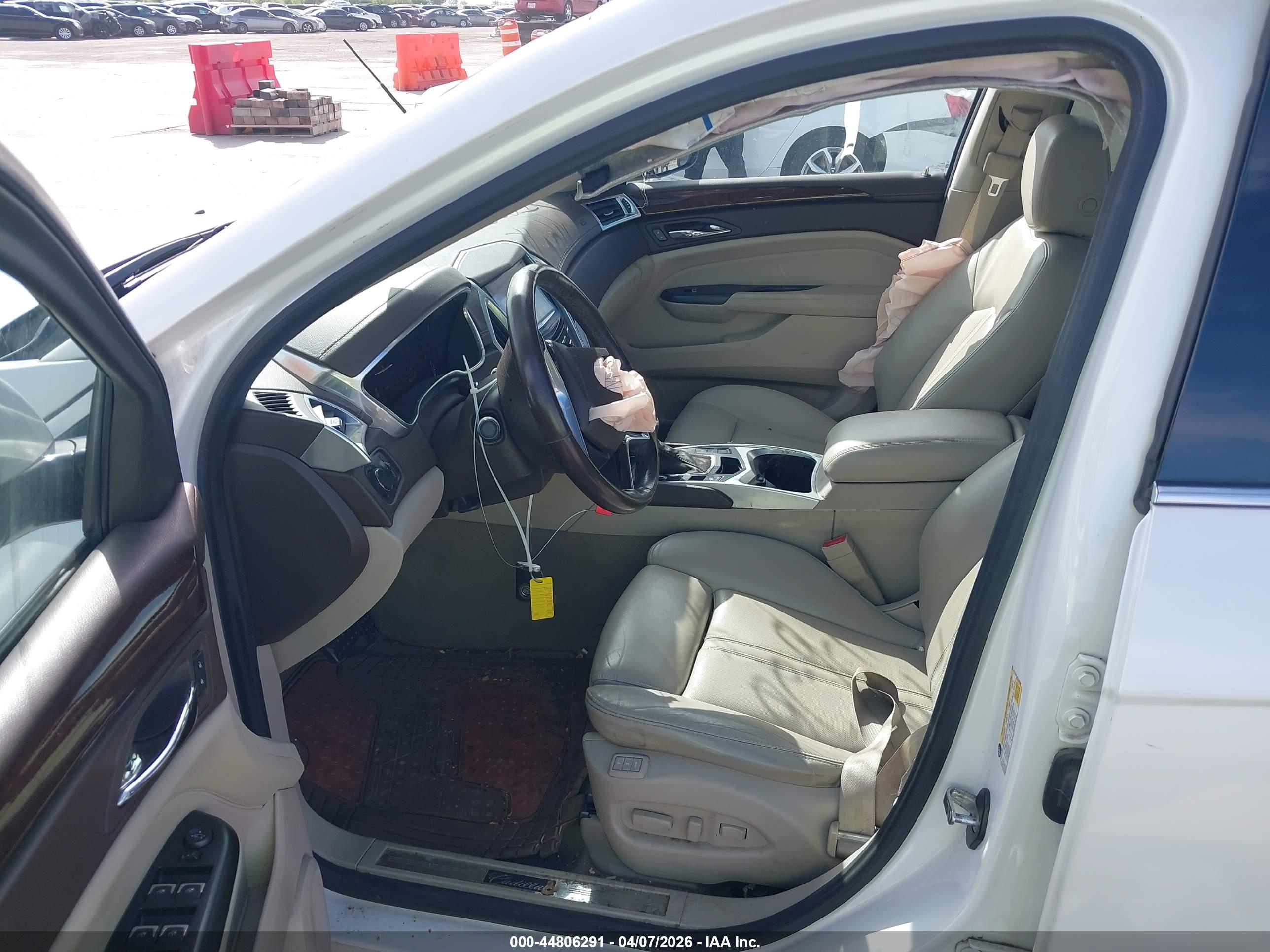 CADILLAC SRX image 5