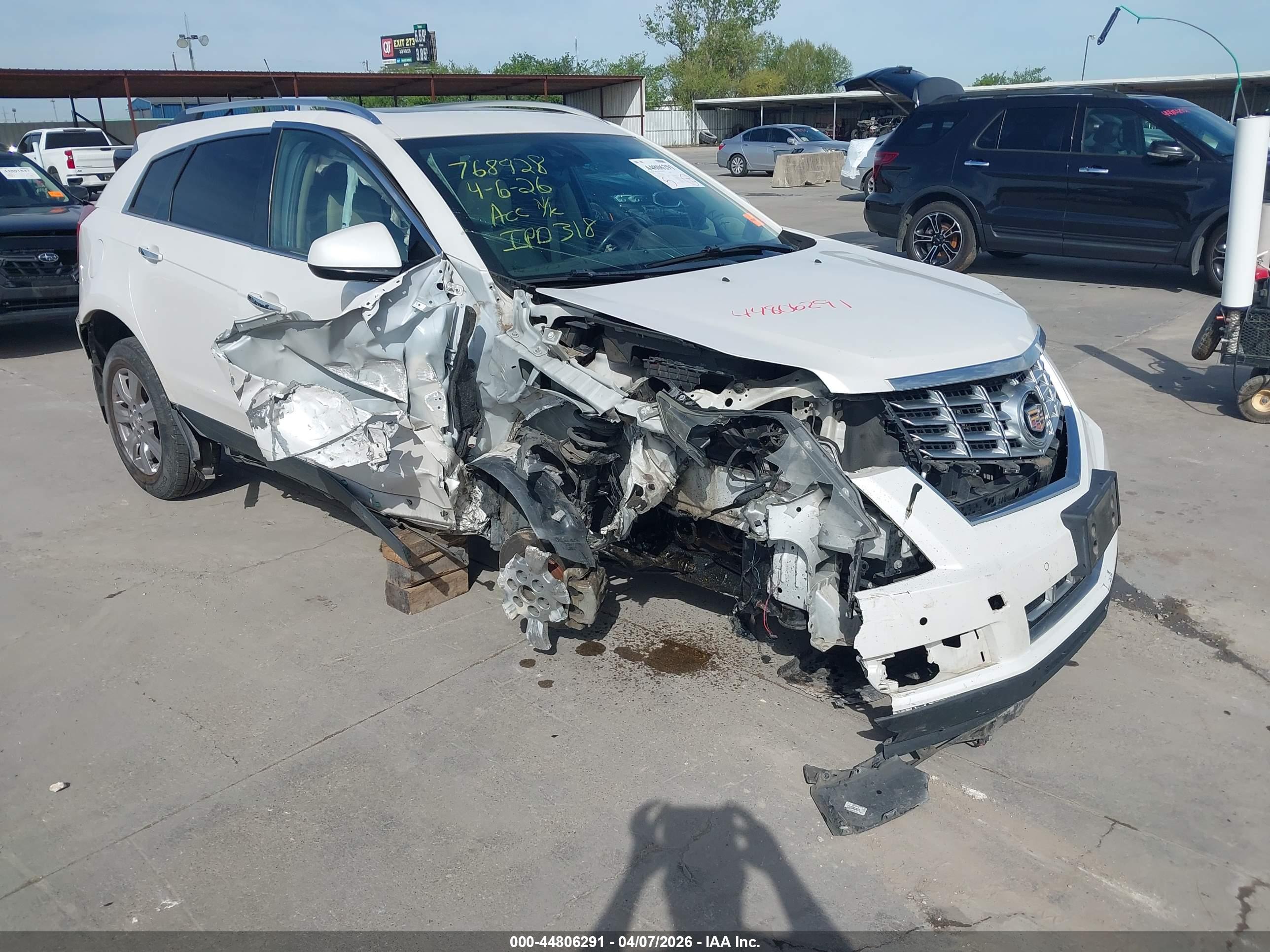 CADILLAC SRX image 6
