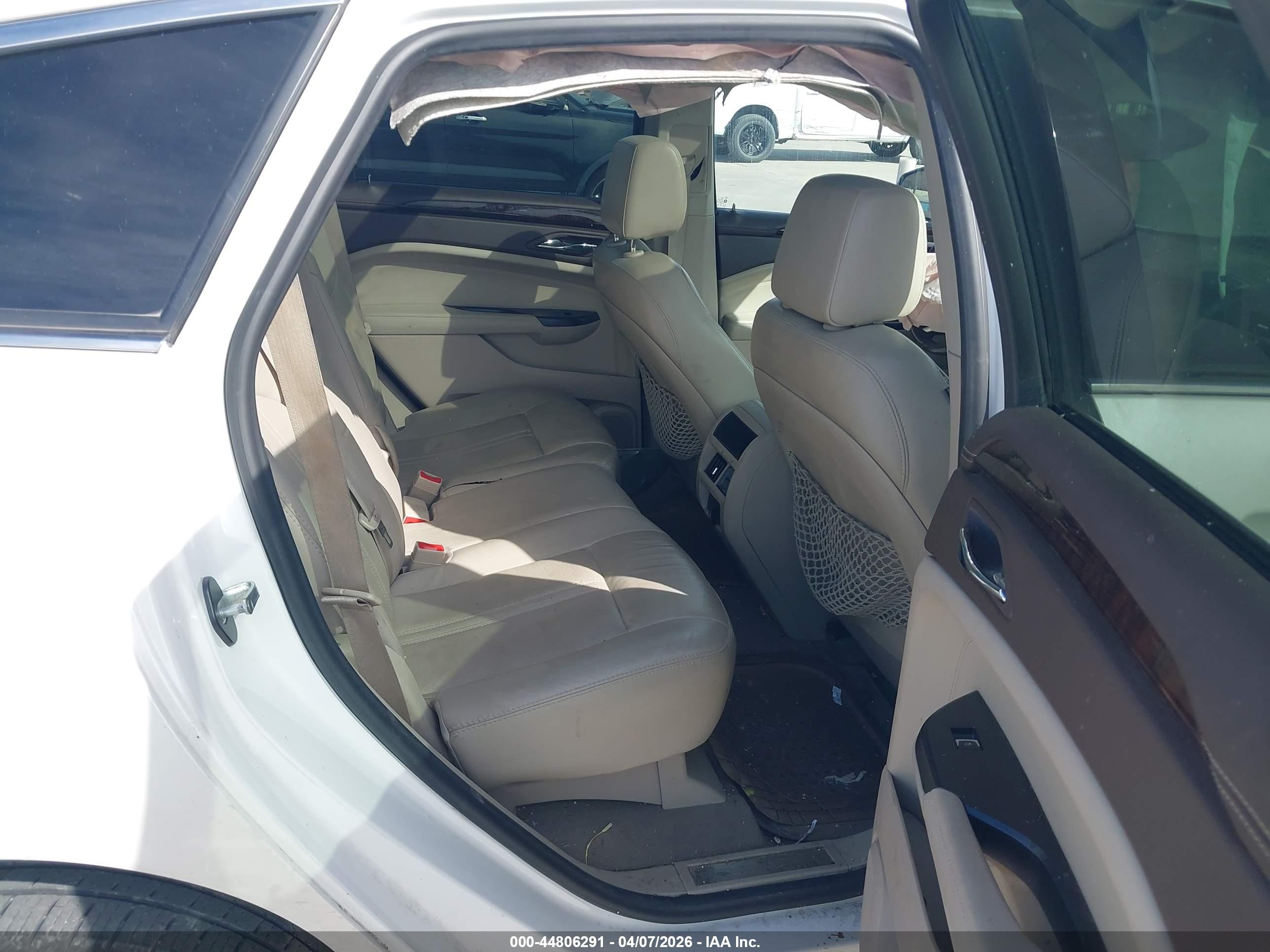 CADILLAC SRX image 8