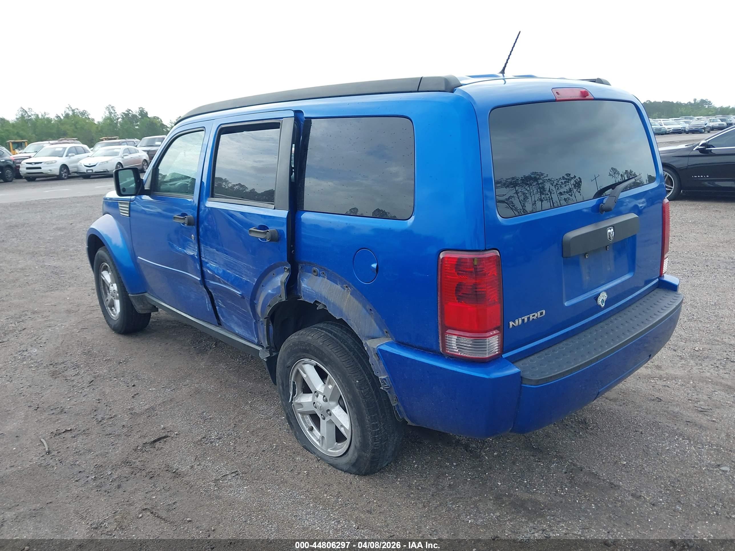 DODGE NITRO image 3