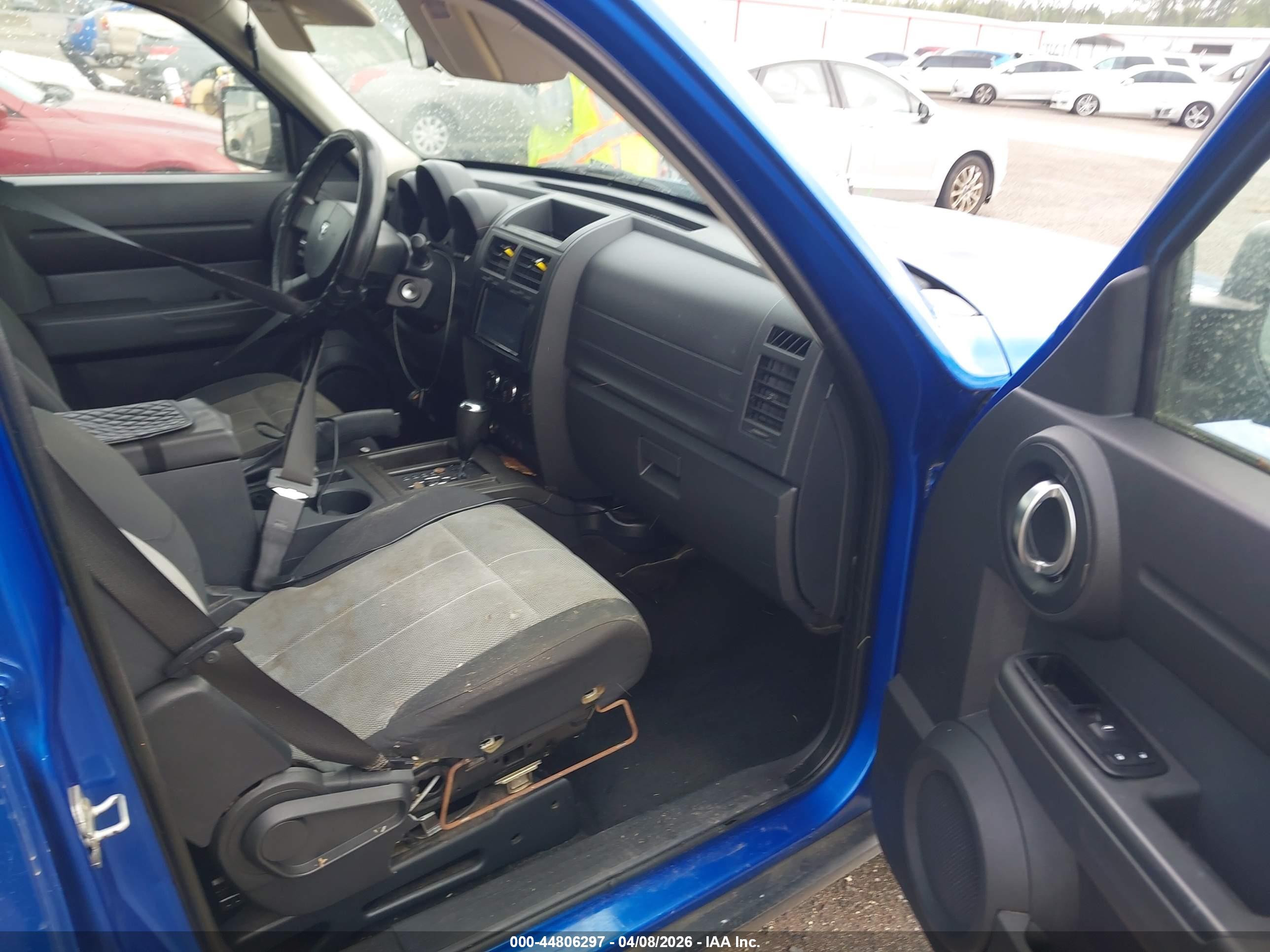 DODGE NITRO image 5