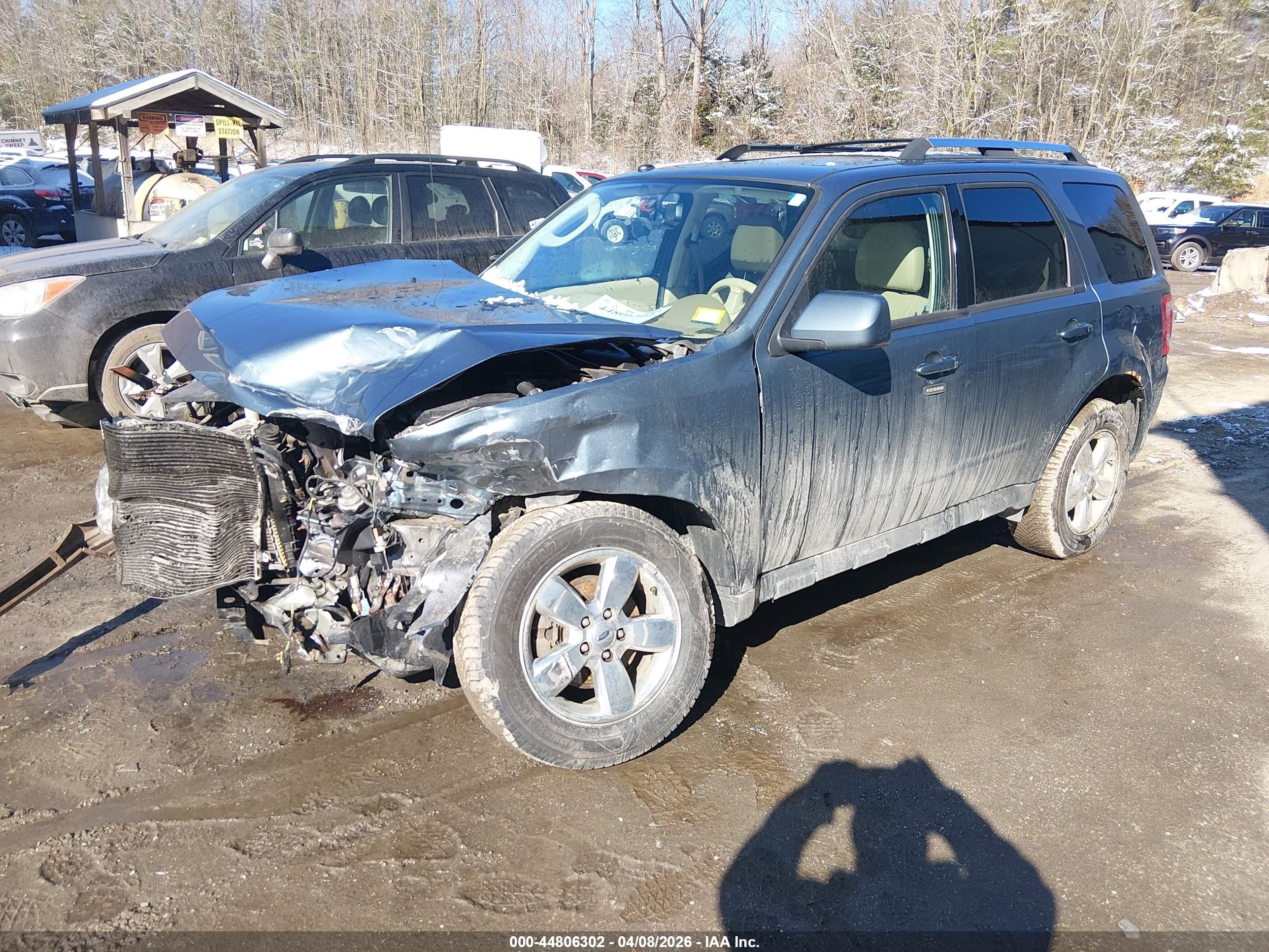 FORD ESCAPE image 2