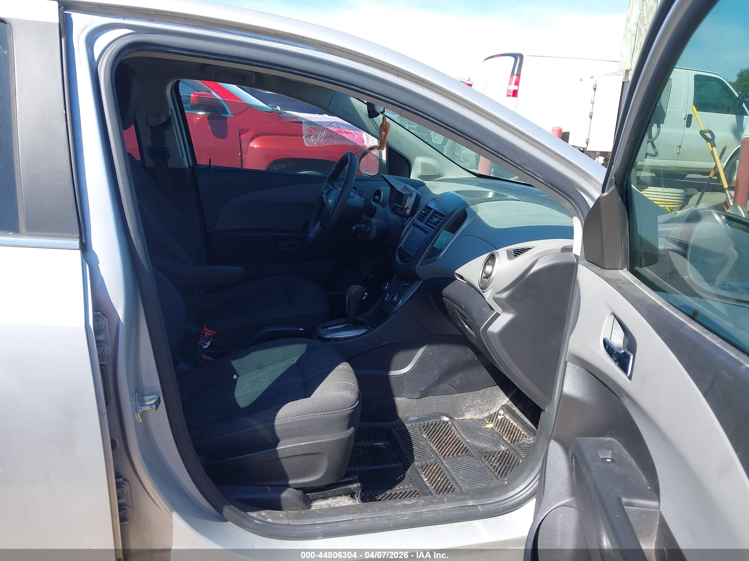 CHEVROLET SONIC image 5
