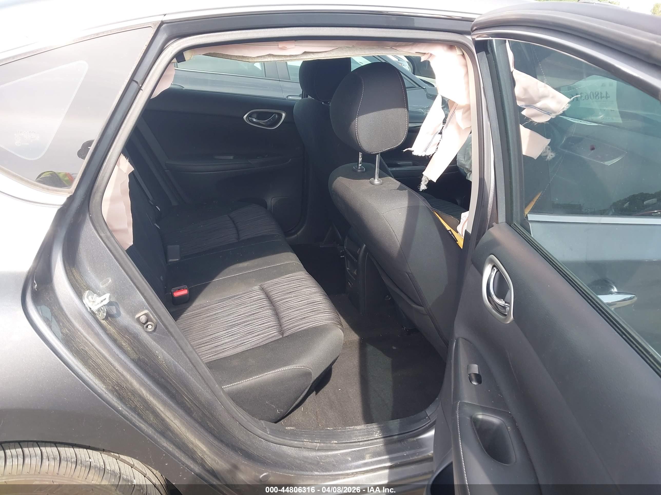 NISSAN SENTRA image 8