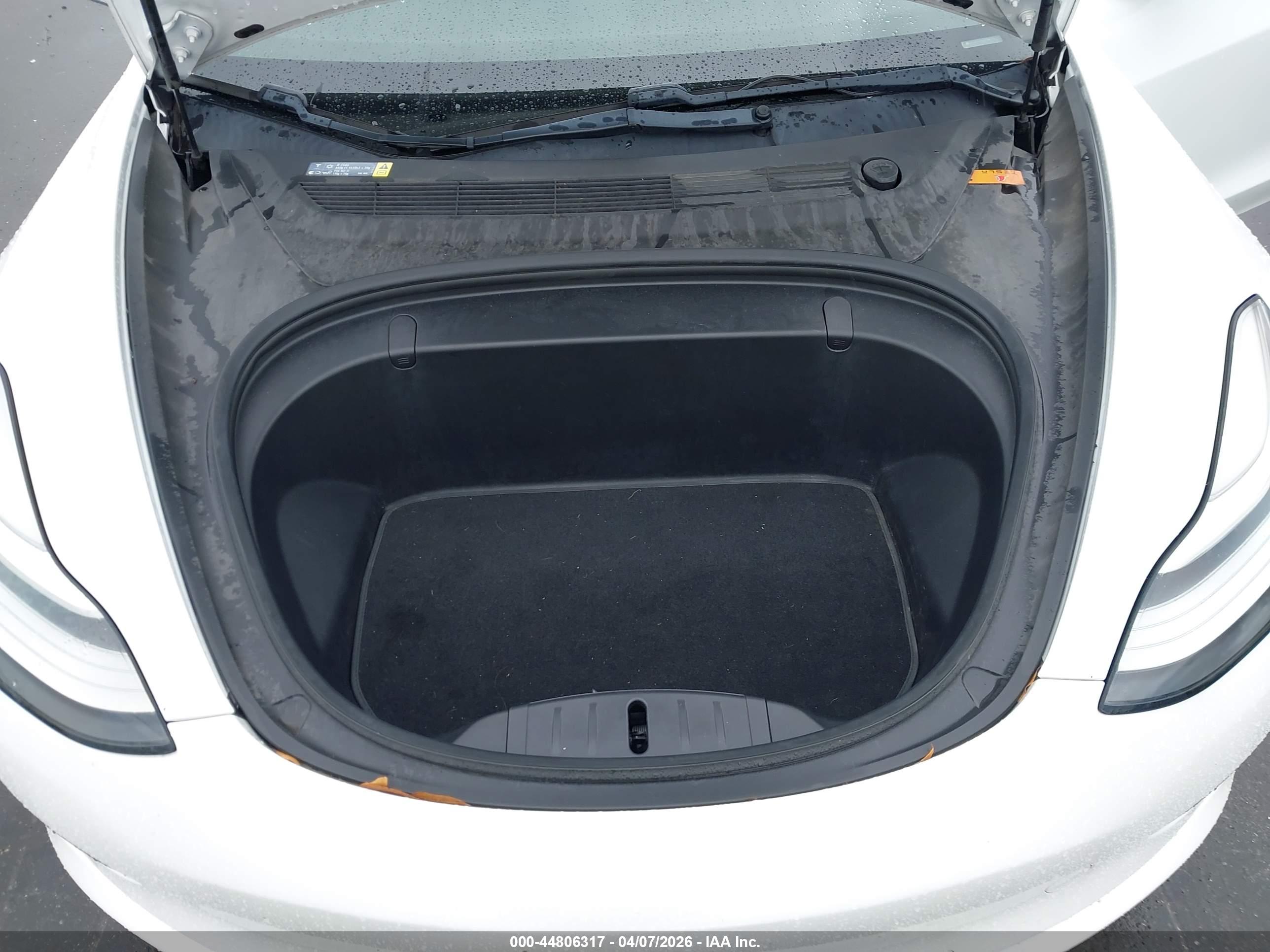 TESLA MODEL image 10