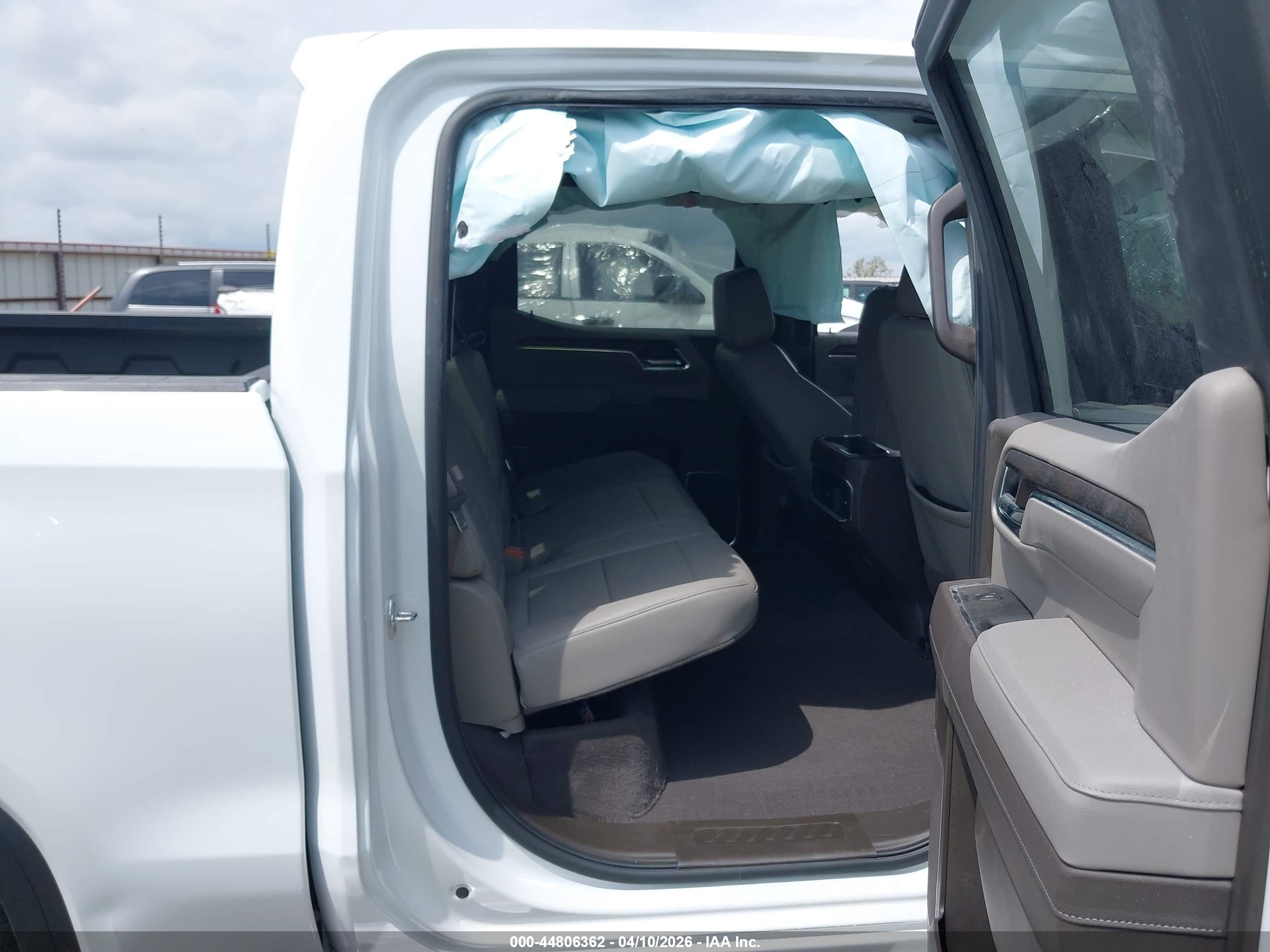 GMC SIERRA image 8