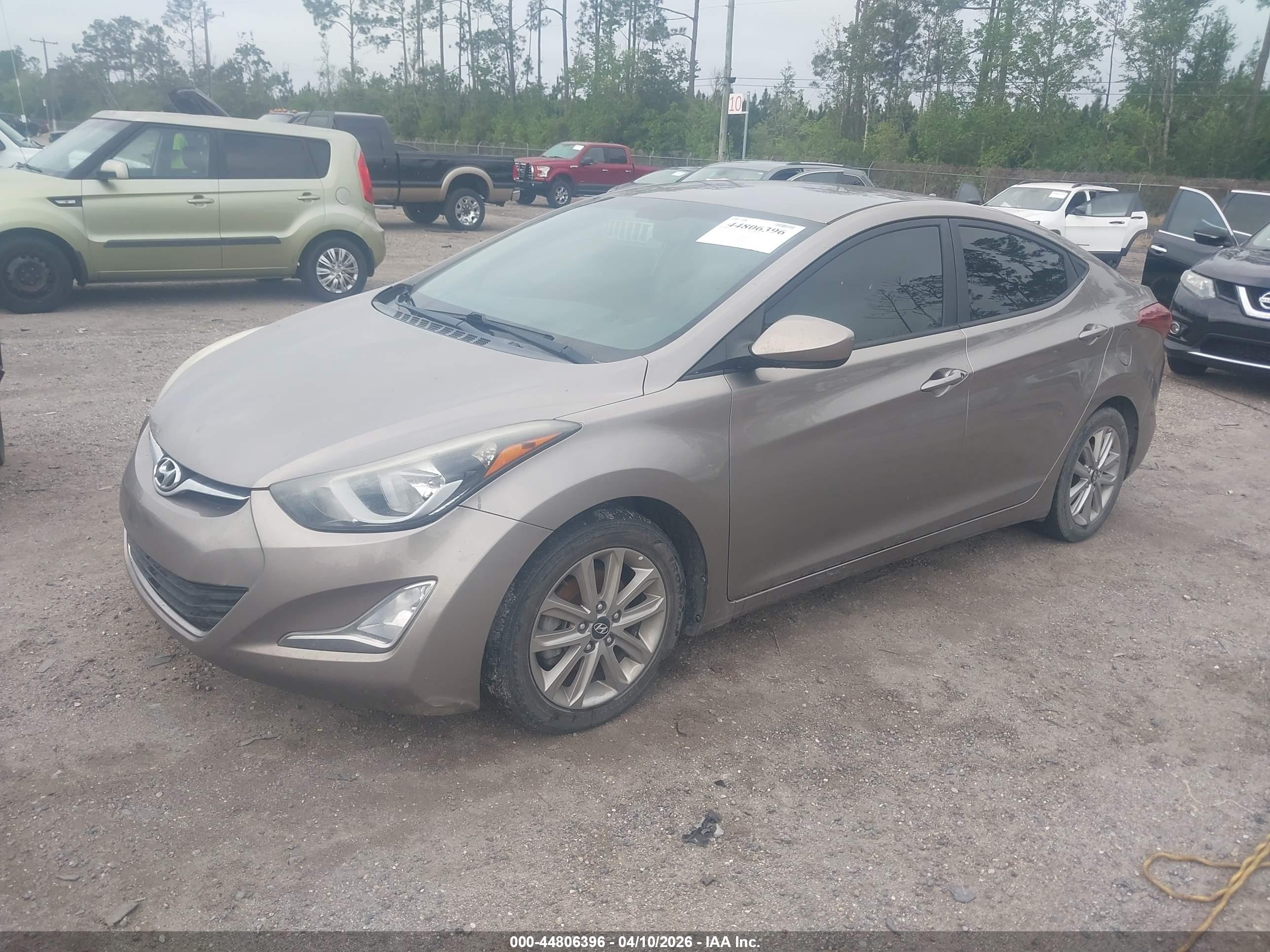 HYUNDAI ELANTRA image 2