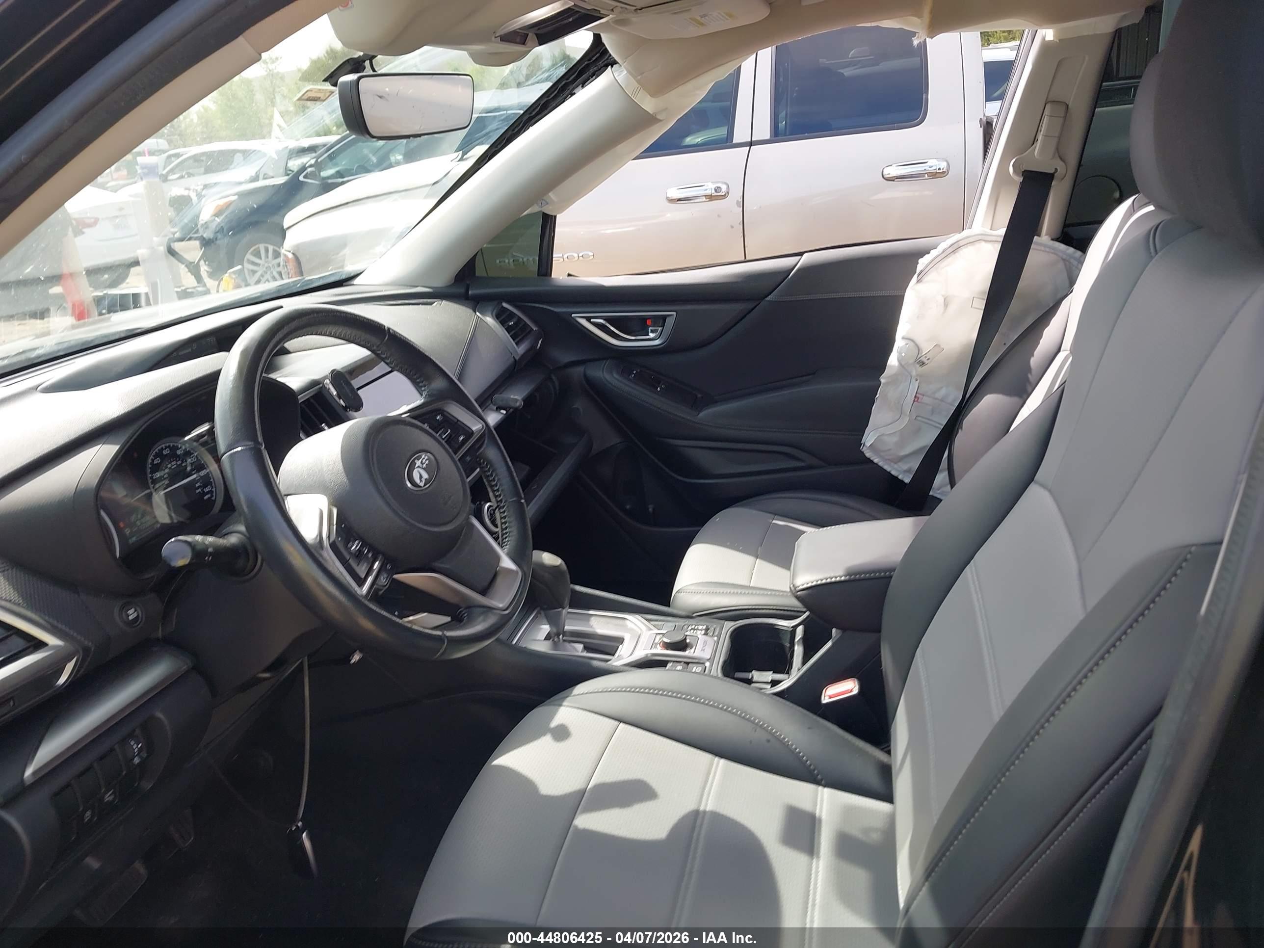 SUBARU FORESTER image 5