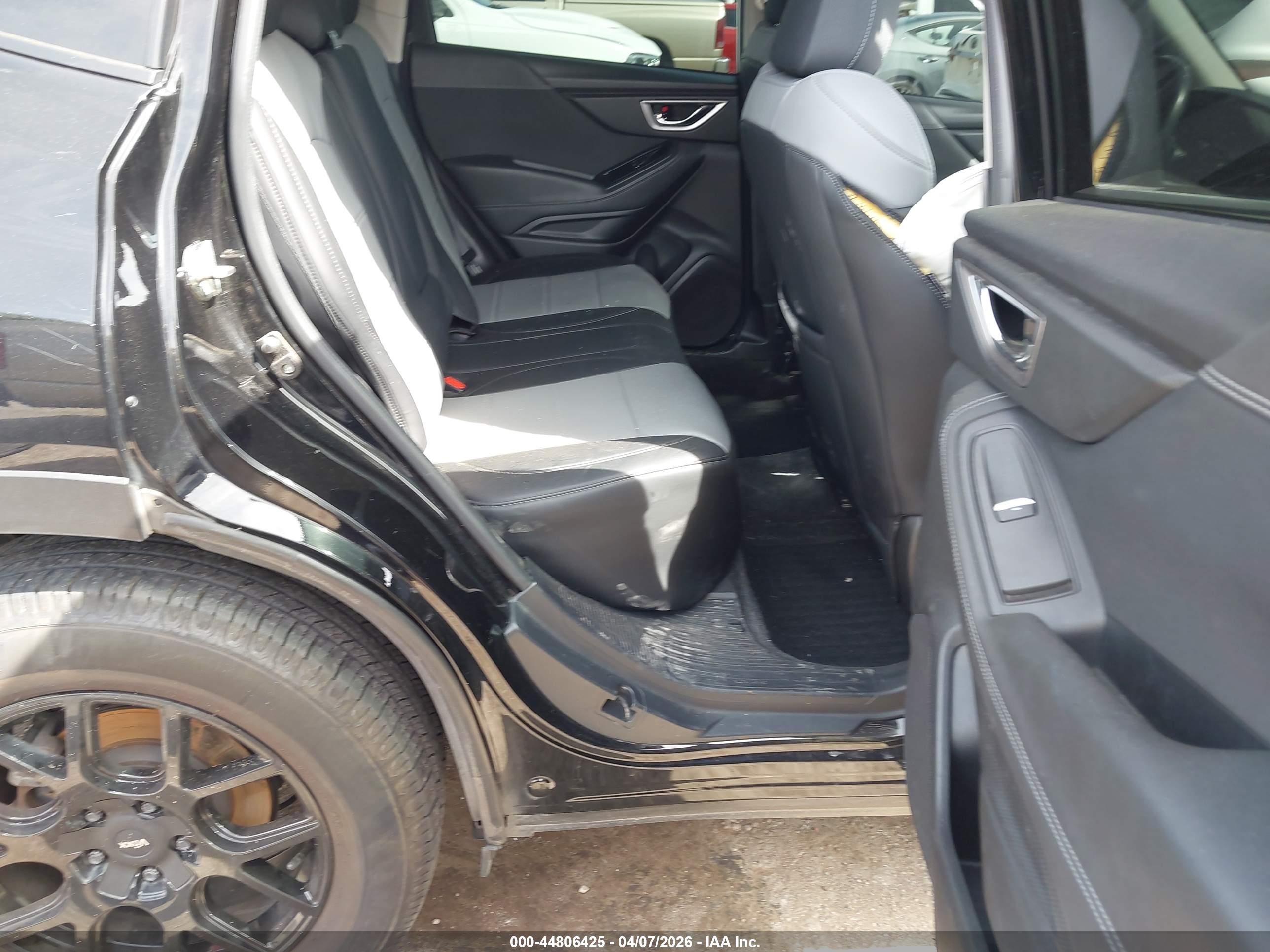 SUBARU FORESTER image 8