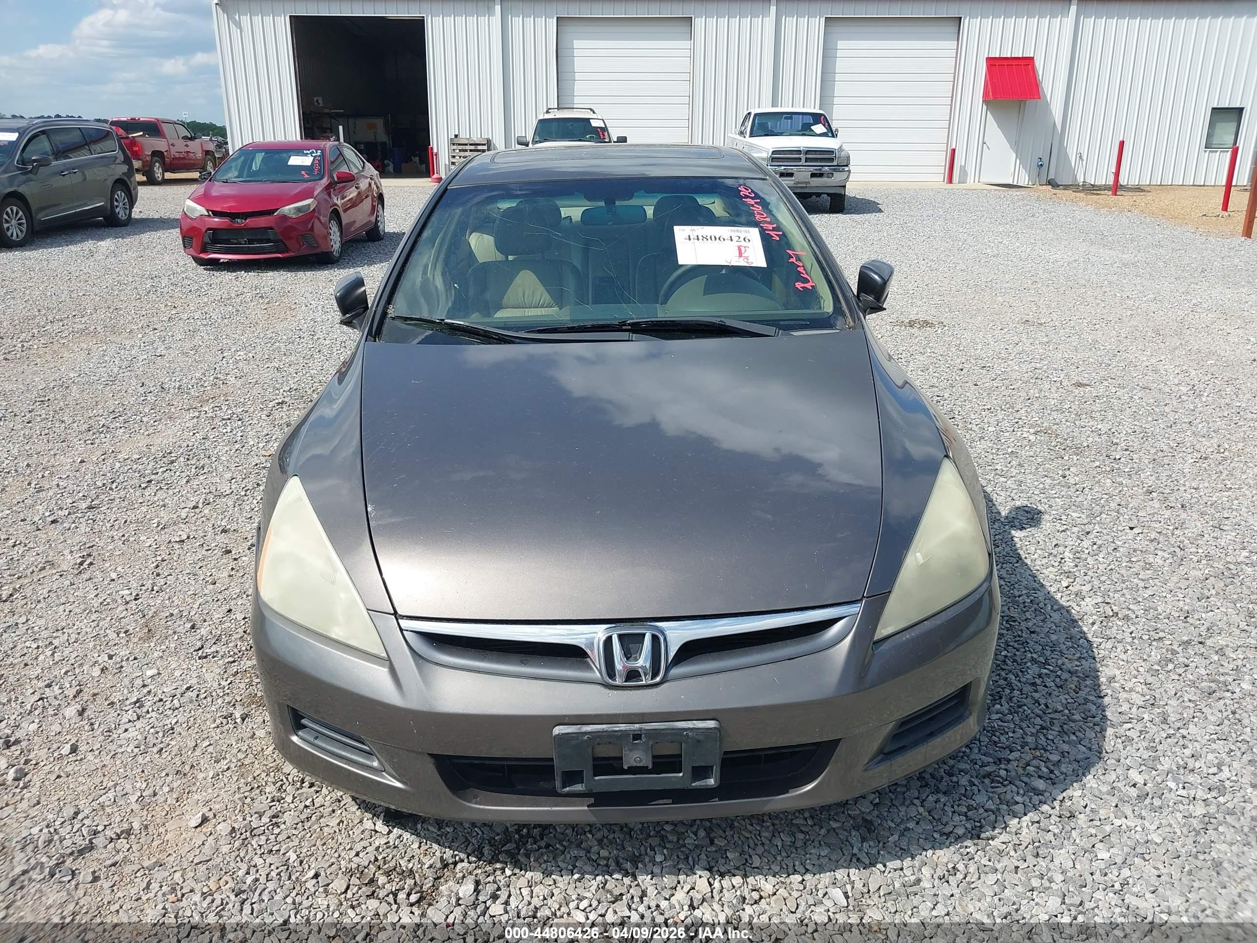 HONDA ACCORD image 6