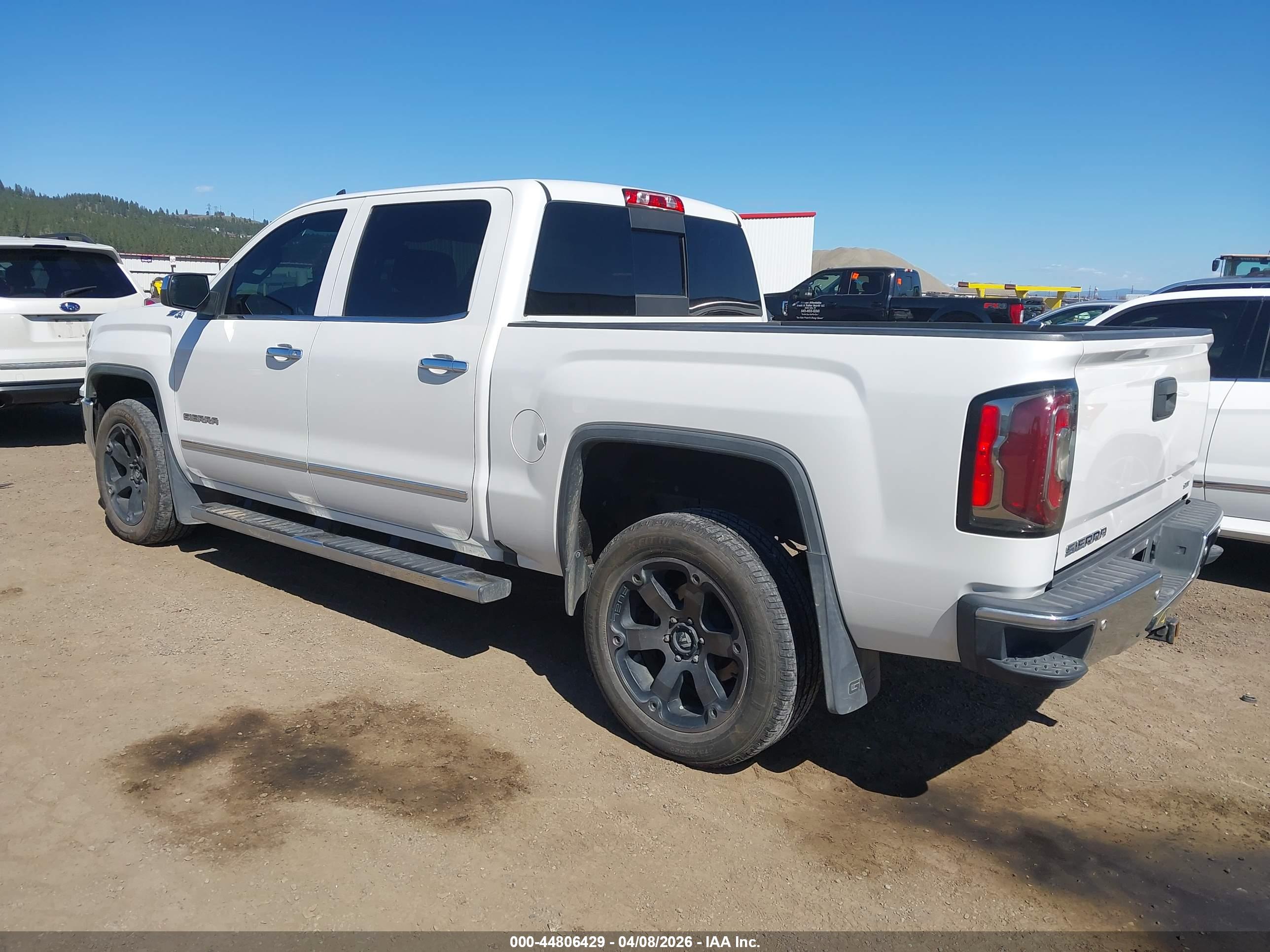 GMC SIERRA image 3