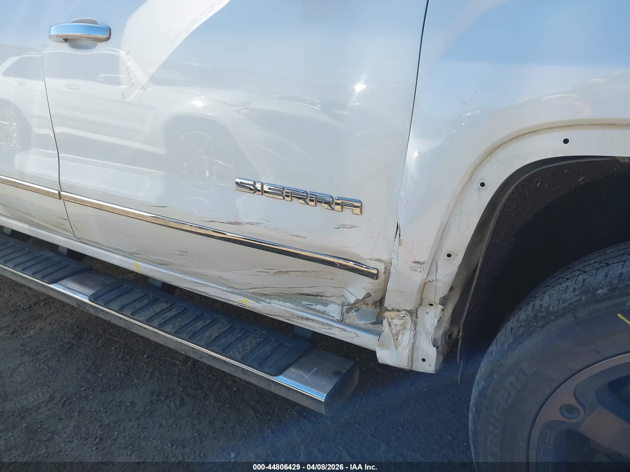 GMC SIERRA image 6