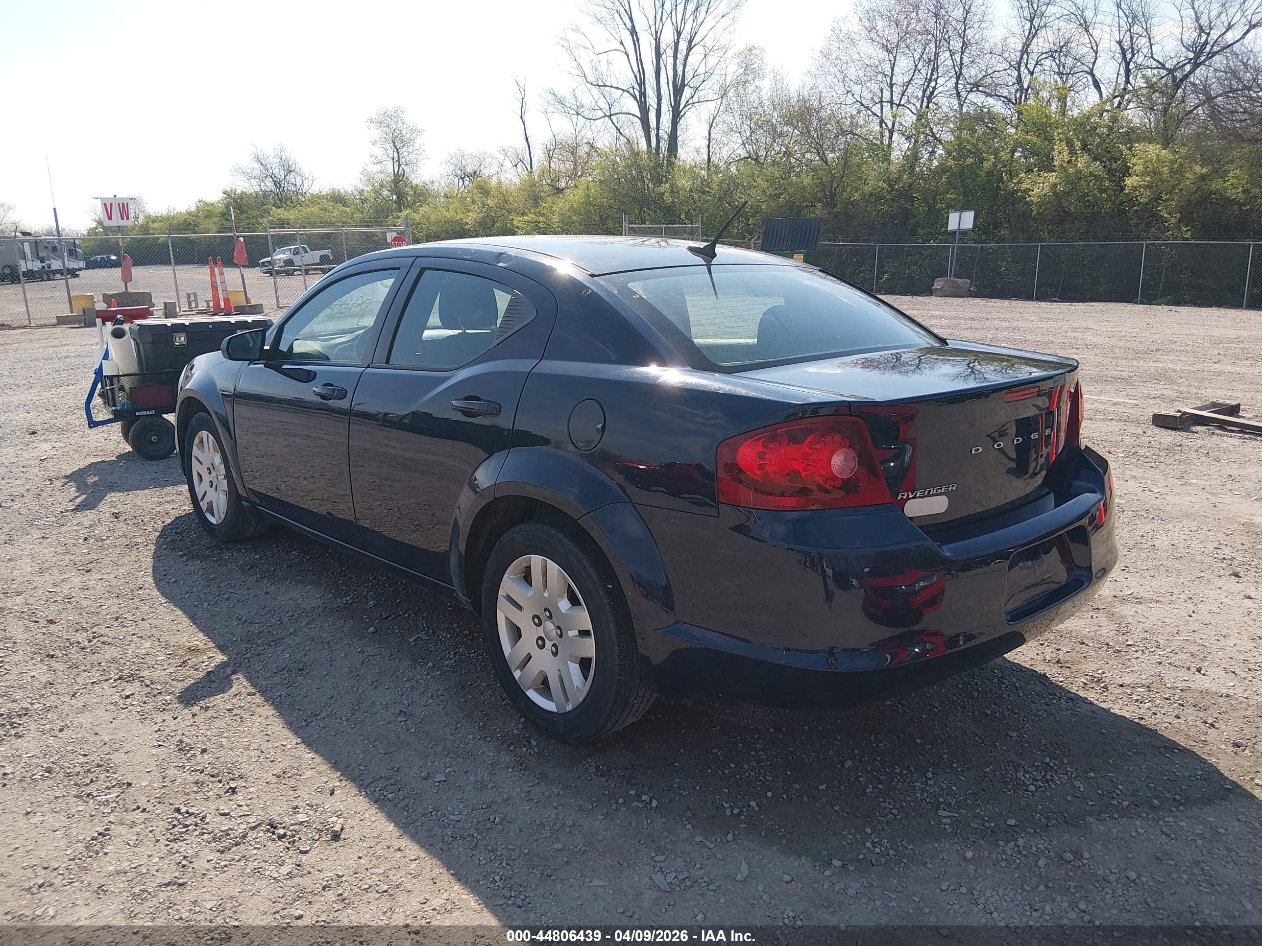 DODGE AVENGER image 3