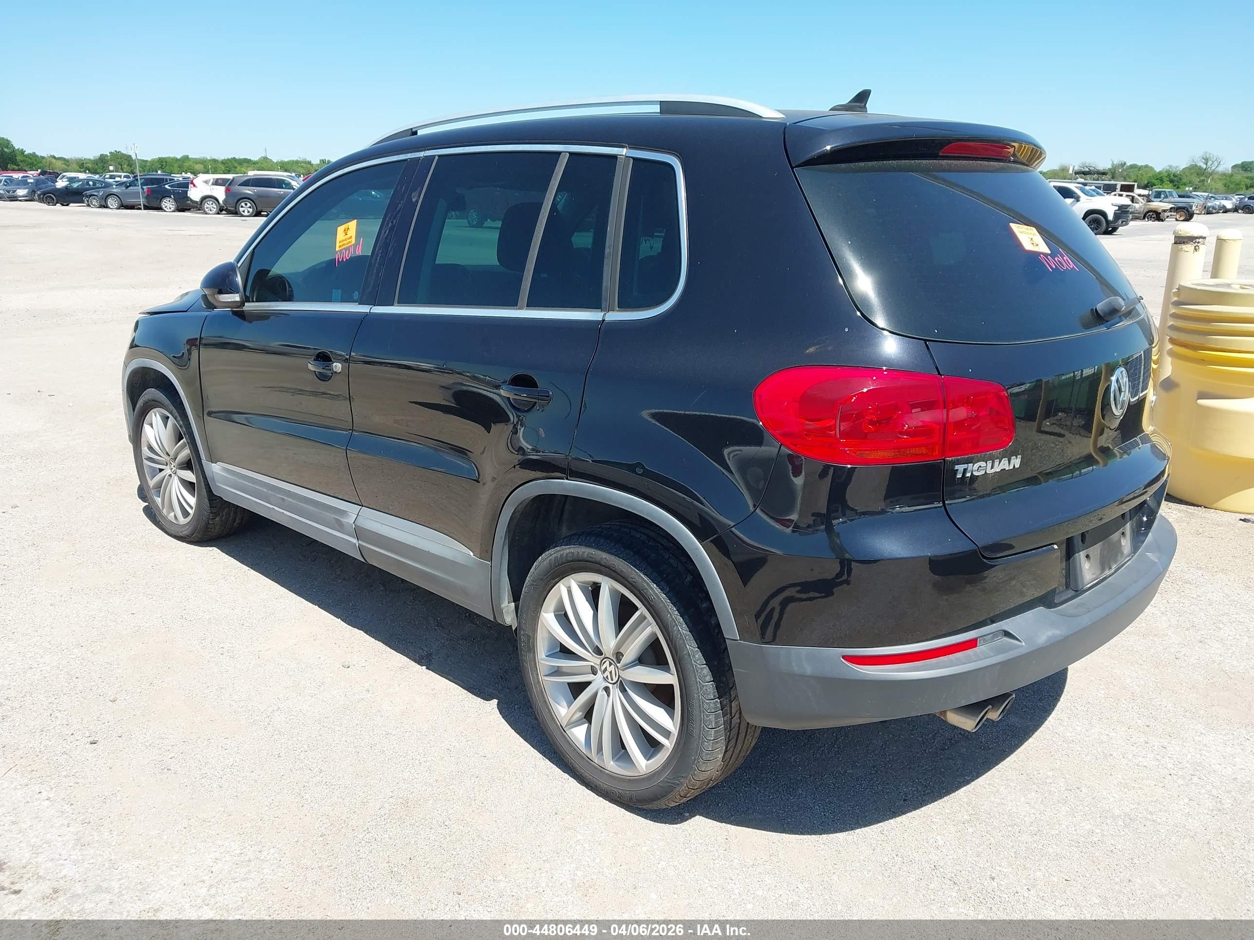 VOLKSWAGEN TIGUAN image 3