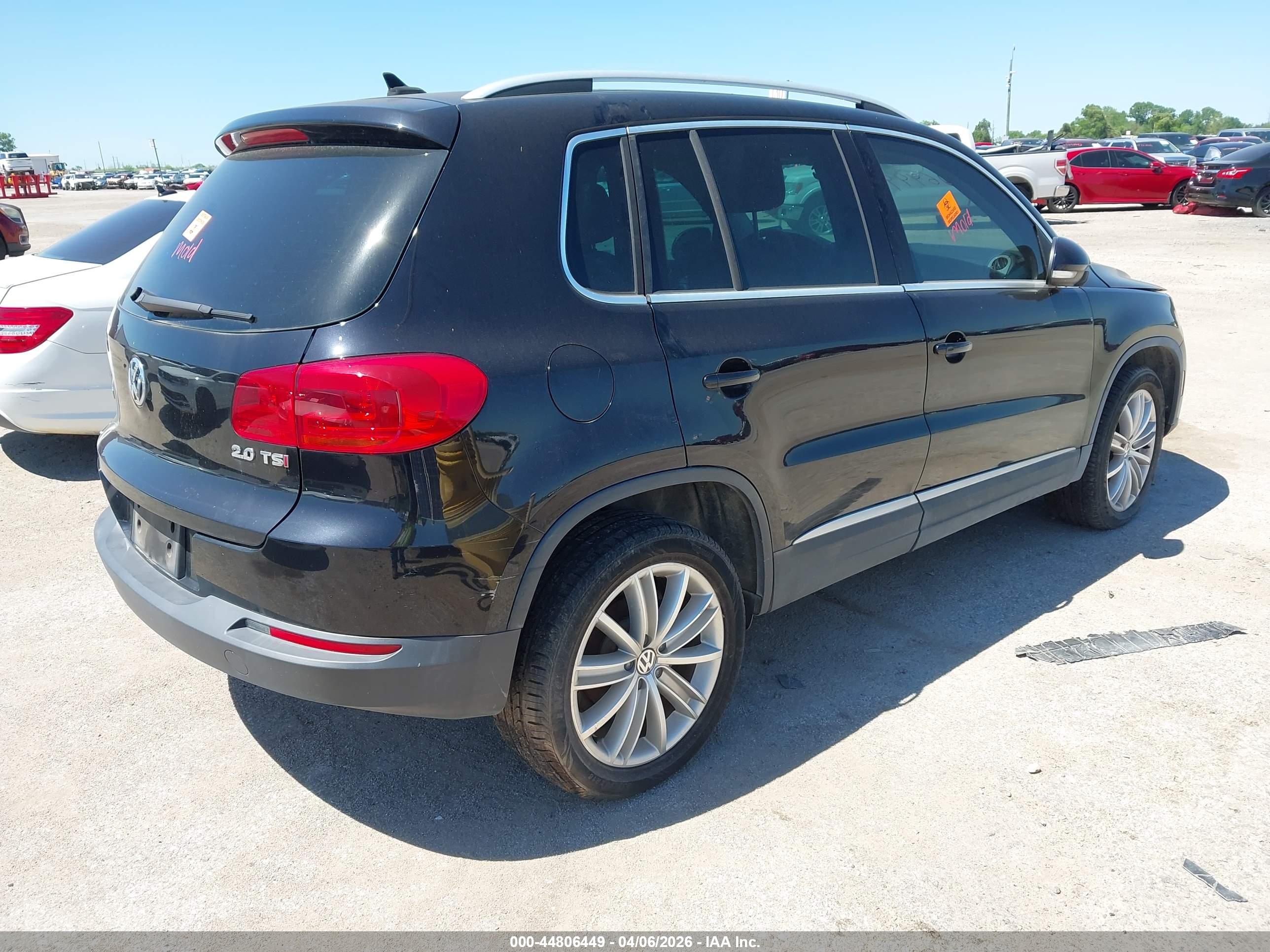 VOLKSWAGEN TIGUAN image 4